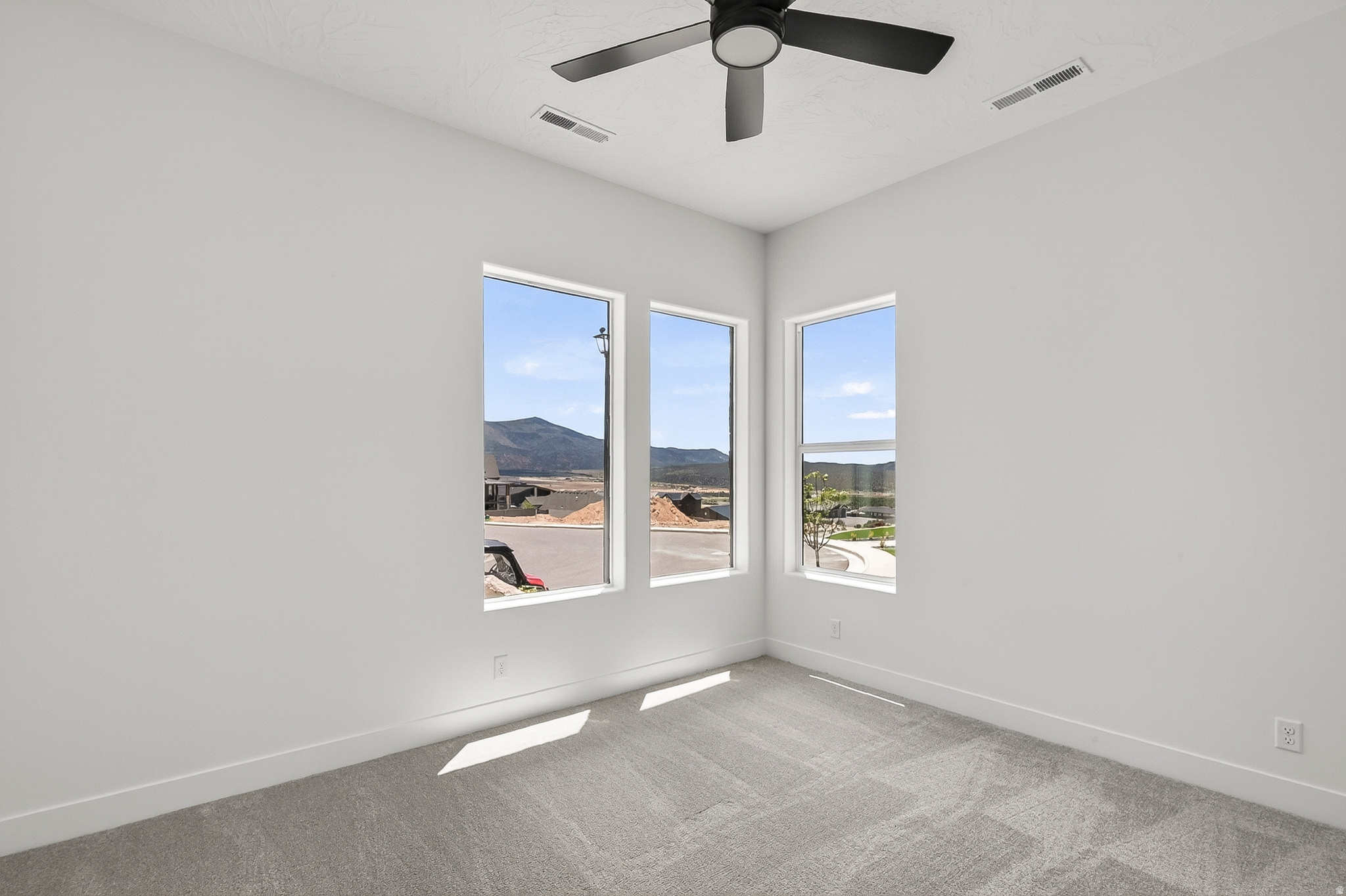 SADDLEBACK RIDGE - Residential