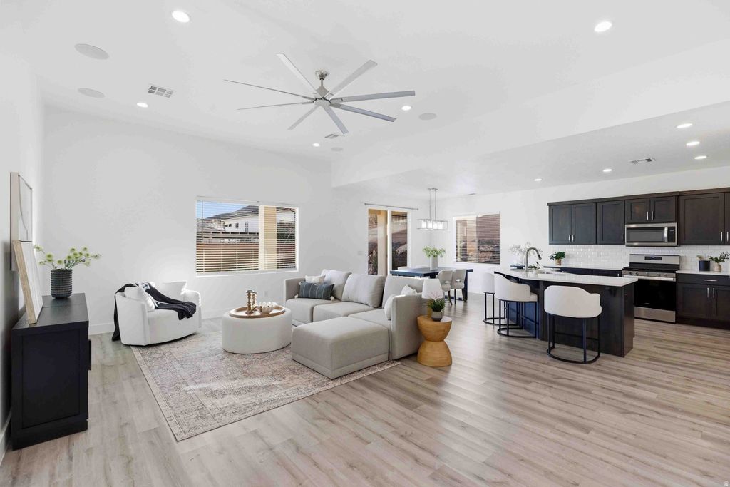 Photo of 1925 W 180 N, Hurricane, UT 84737 (MLS # 2138558)