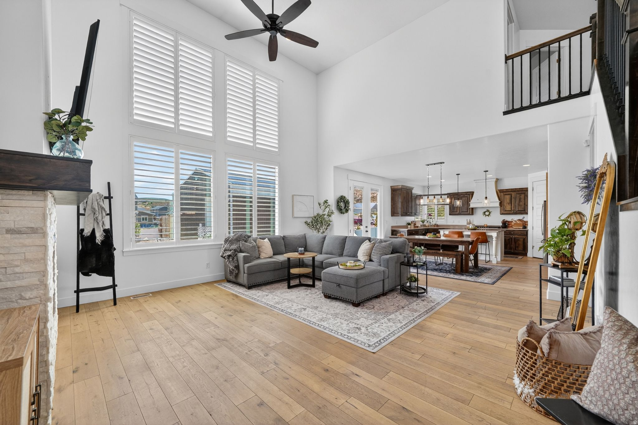 MUSTANG MEADOWS - Residential