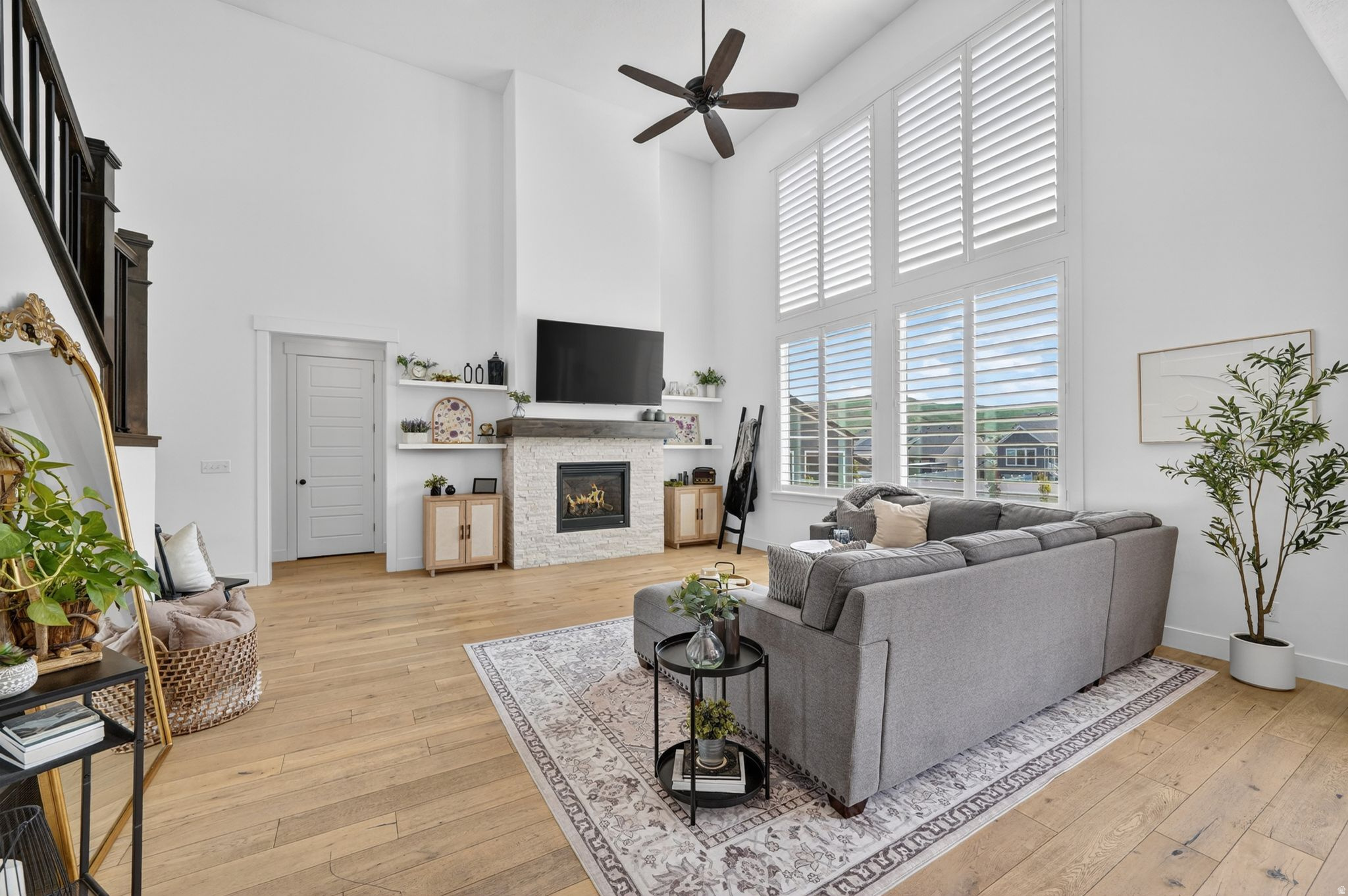 MUSTANG MEADOWS - Residential