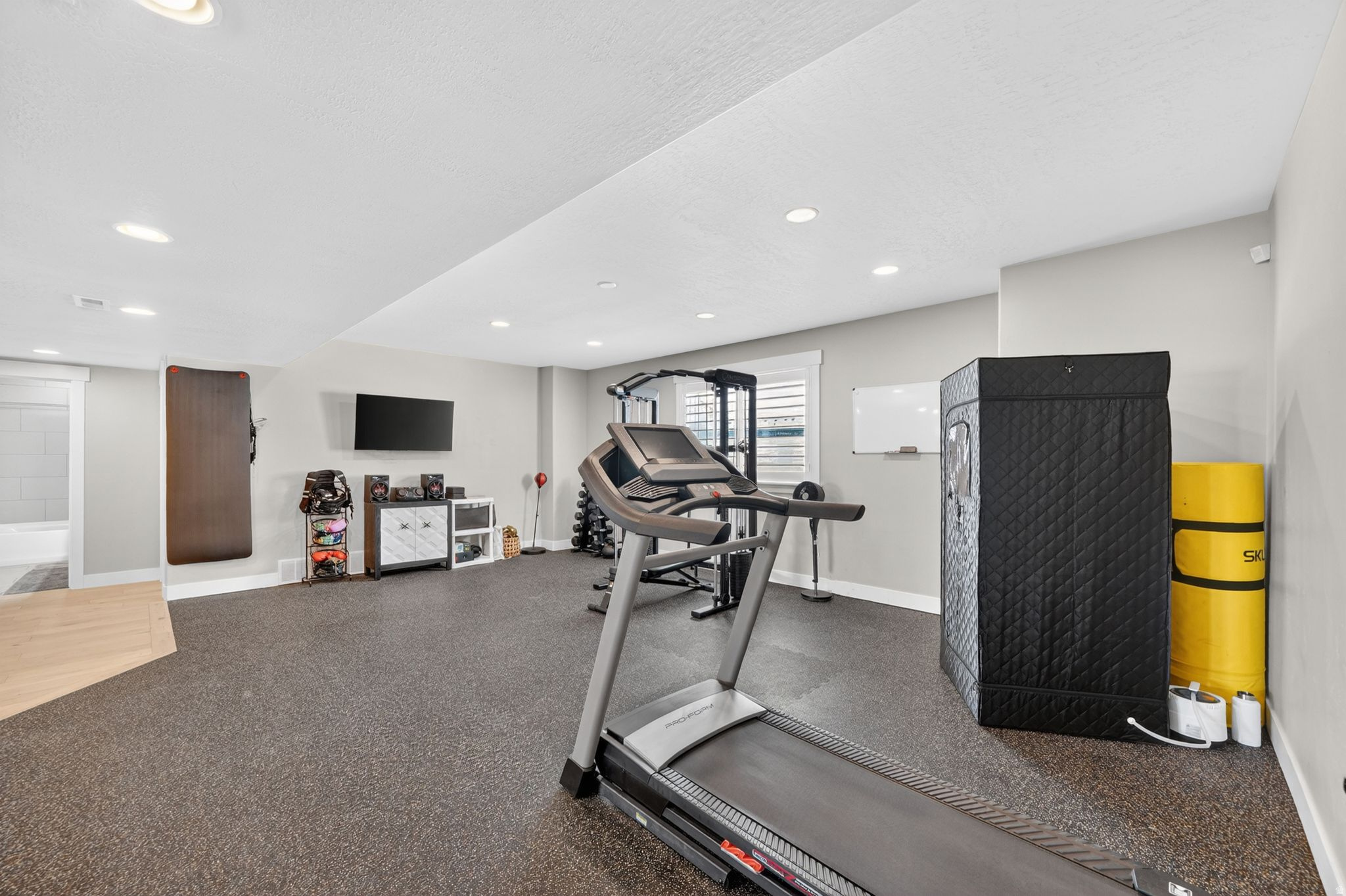 MUSTANG MEADOWS - Residential