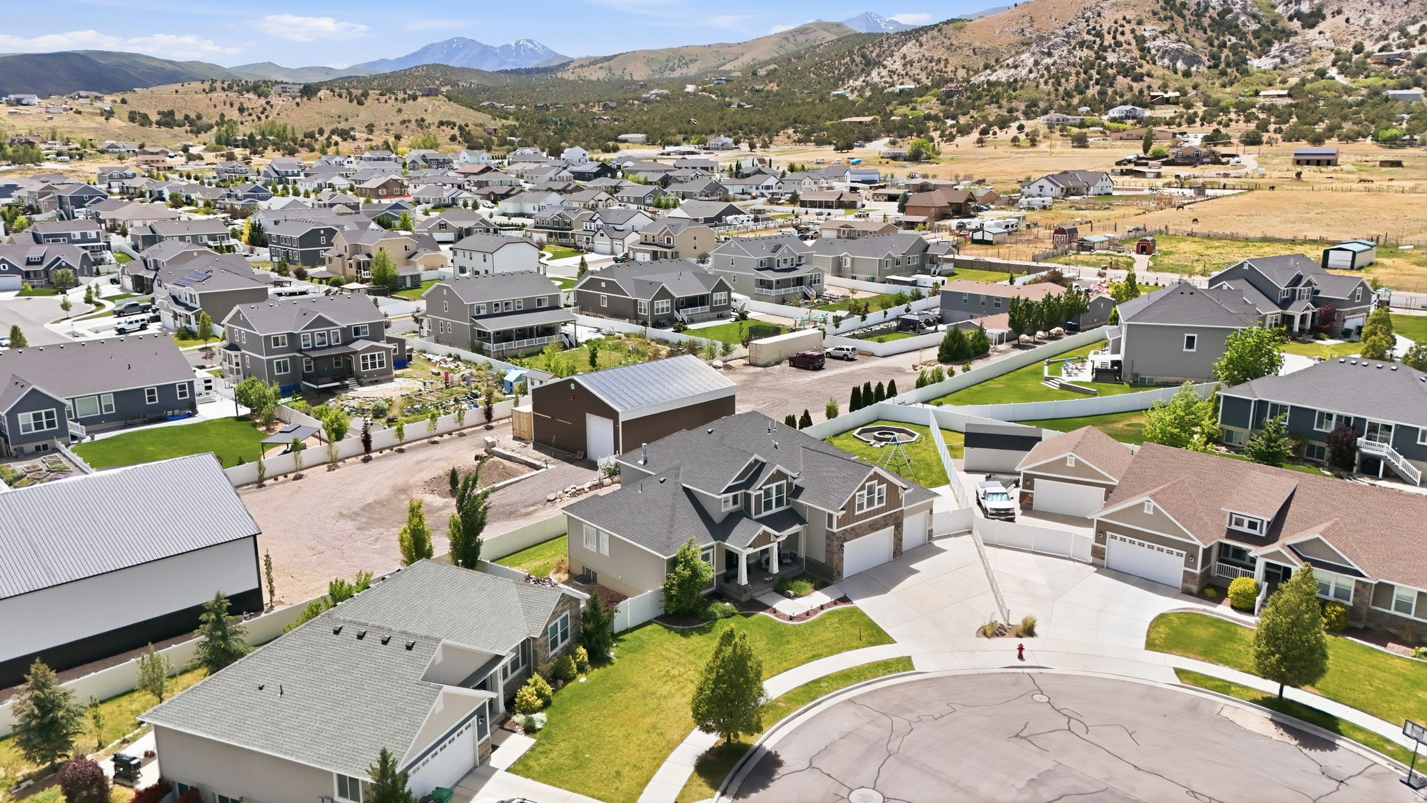 MUSTANG MEADOWS - Residential
