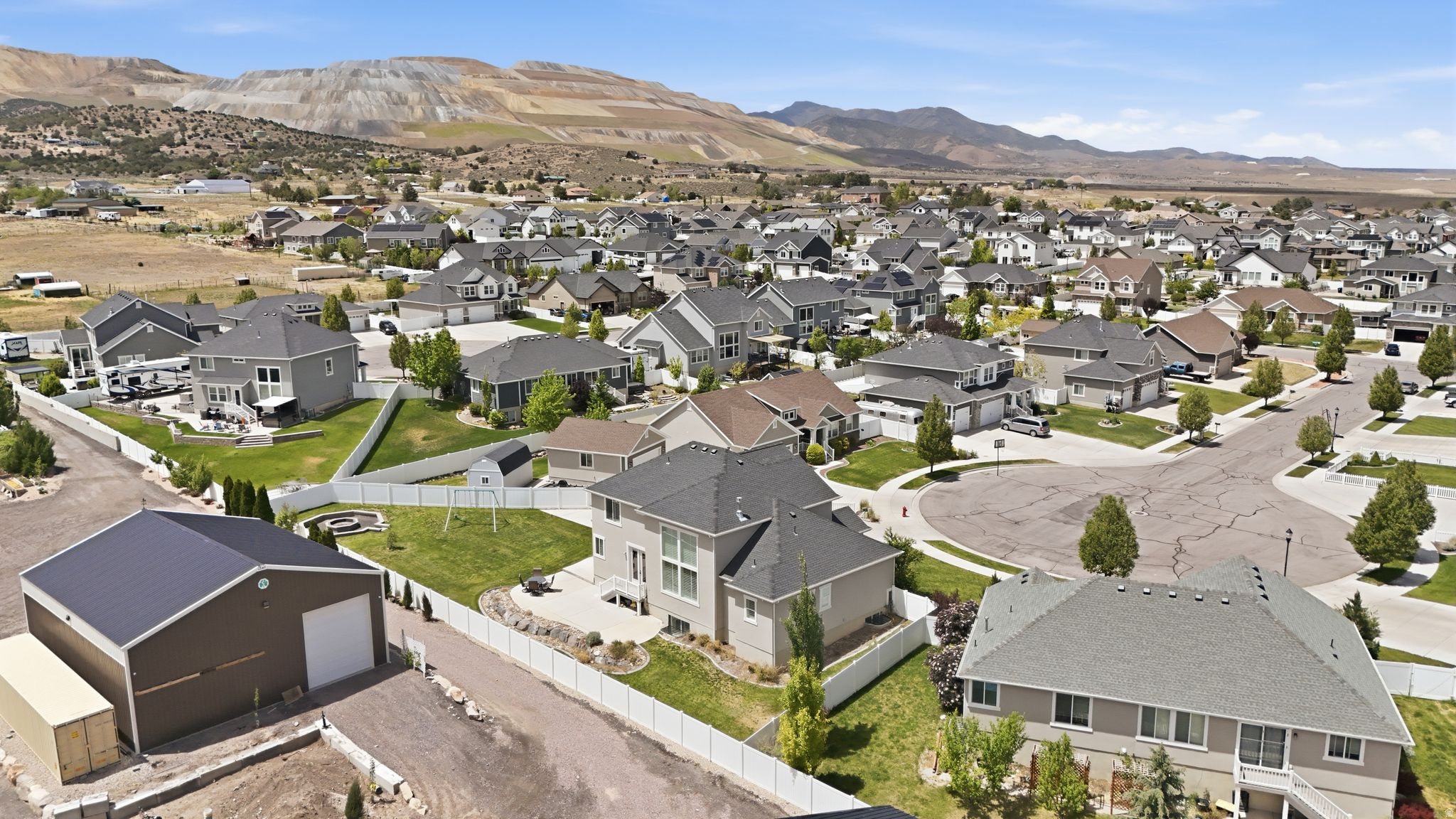 MUSTANG MEADOWS - Residential