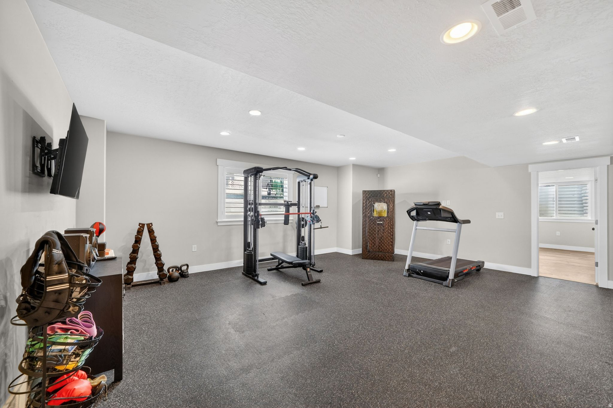 MUSTANG MEADOWS - Residential