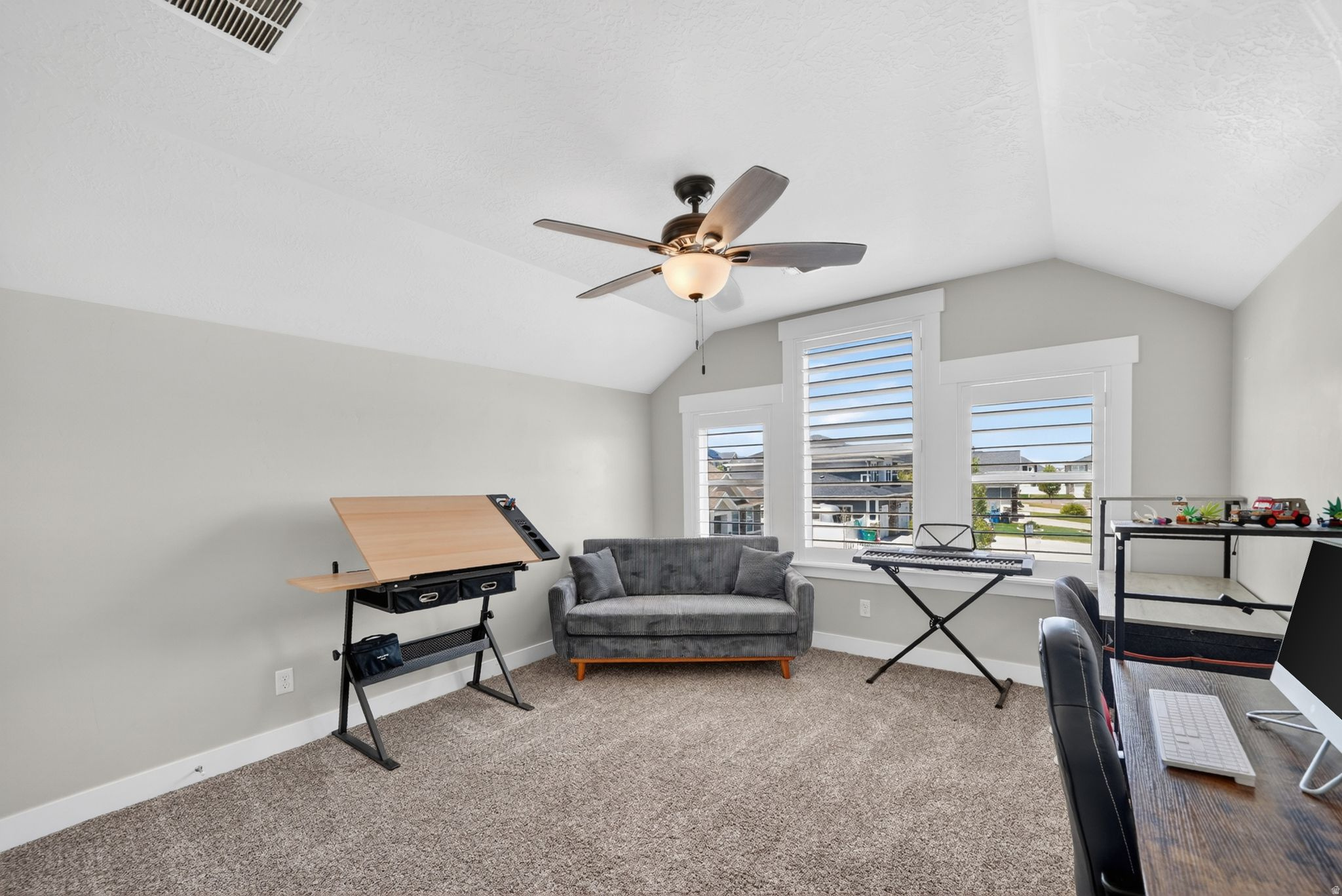MUSTANG MEADOWS - Residential