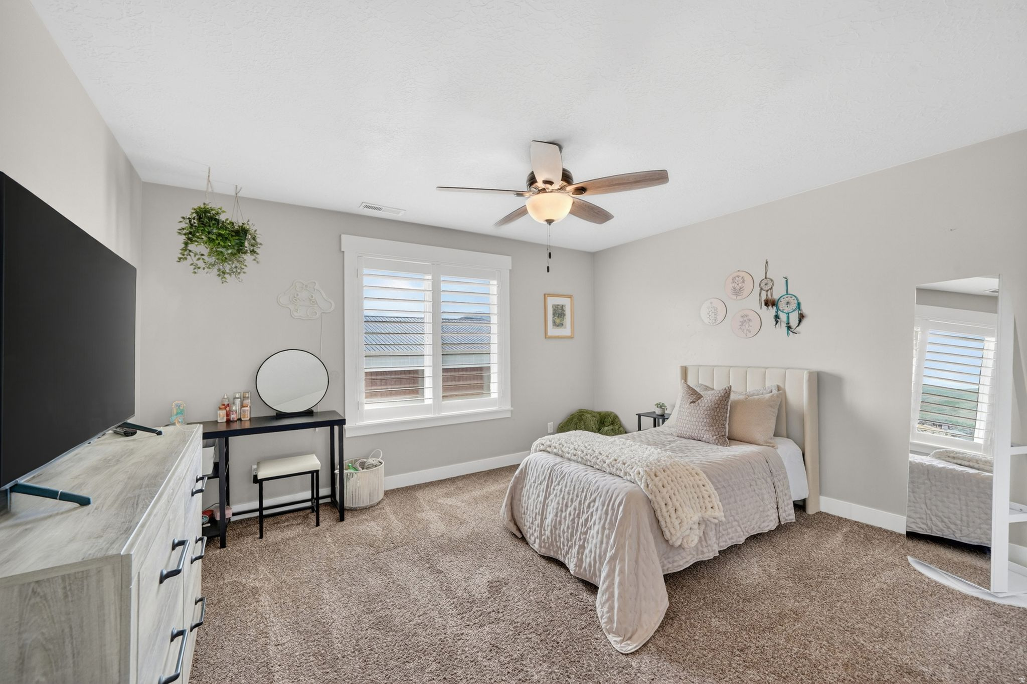 MUSTANG MEADOWS - Residential