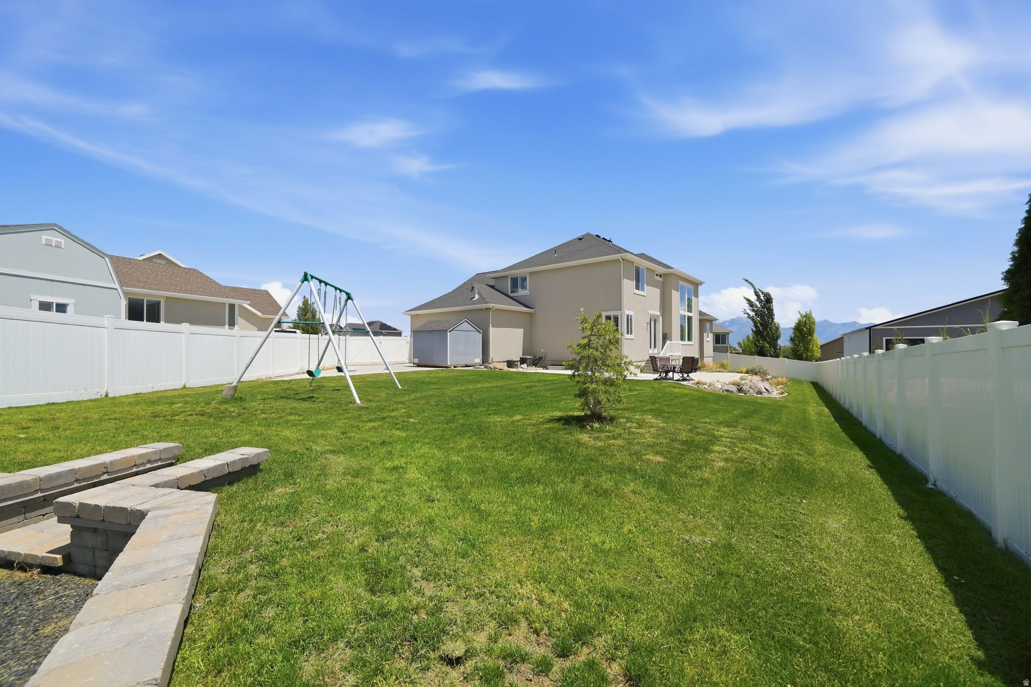 MUSTANG MEADOWS - Residential