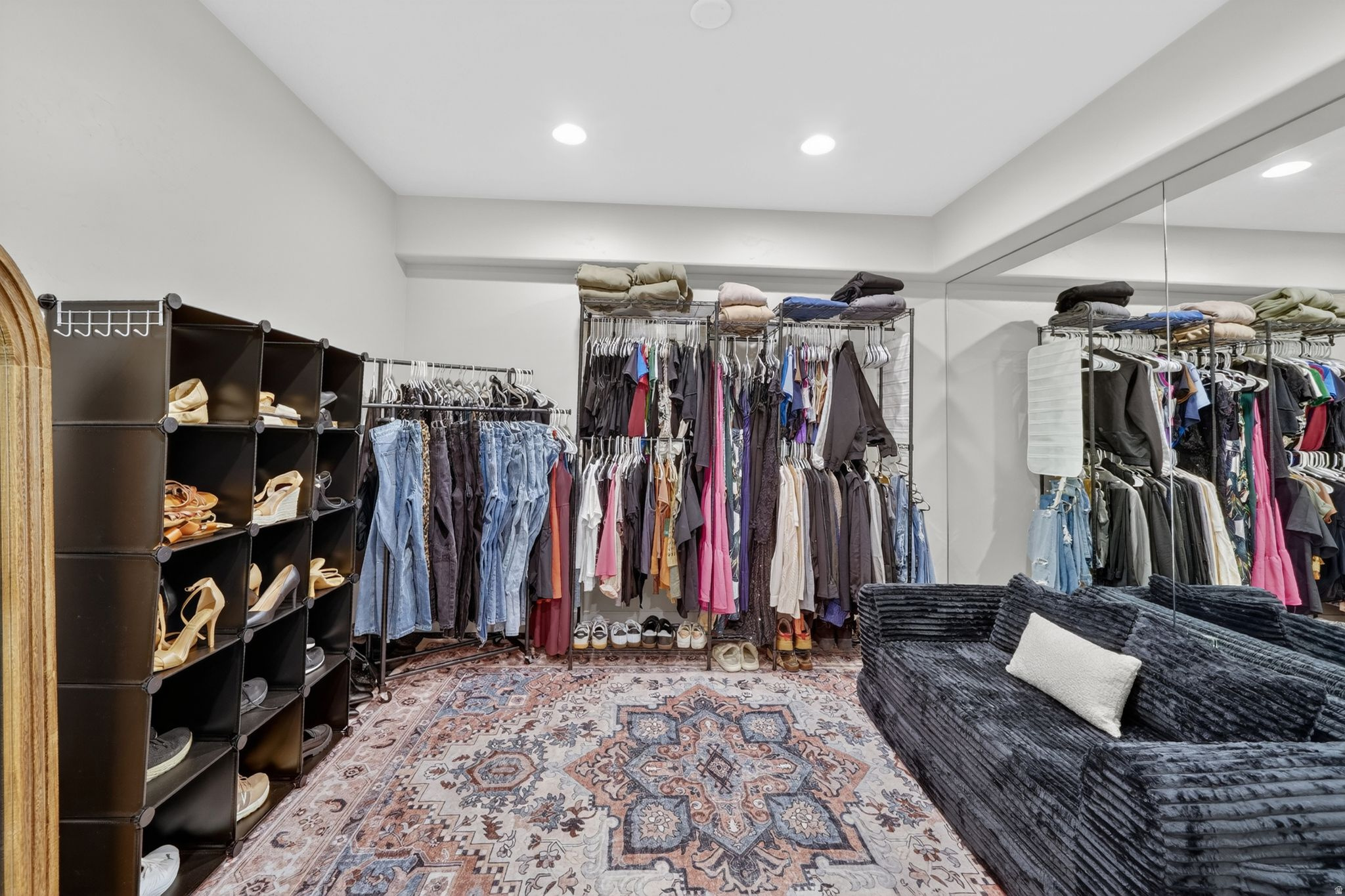 MUSTANG MEADOWS - Residential