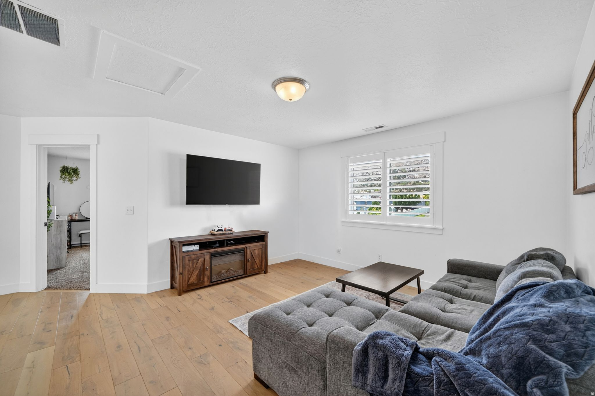 MUSTANG MEADOWS - Residential