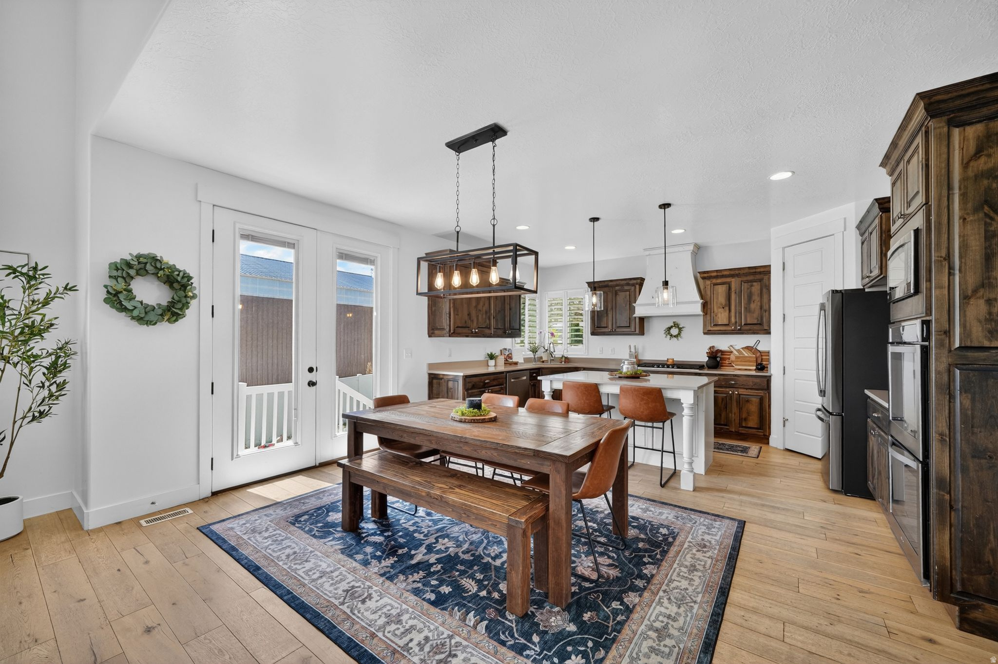 MUSTANG MEADOWS - Residential
