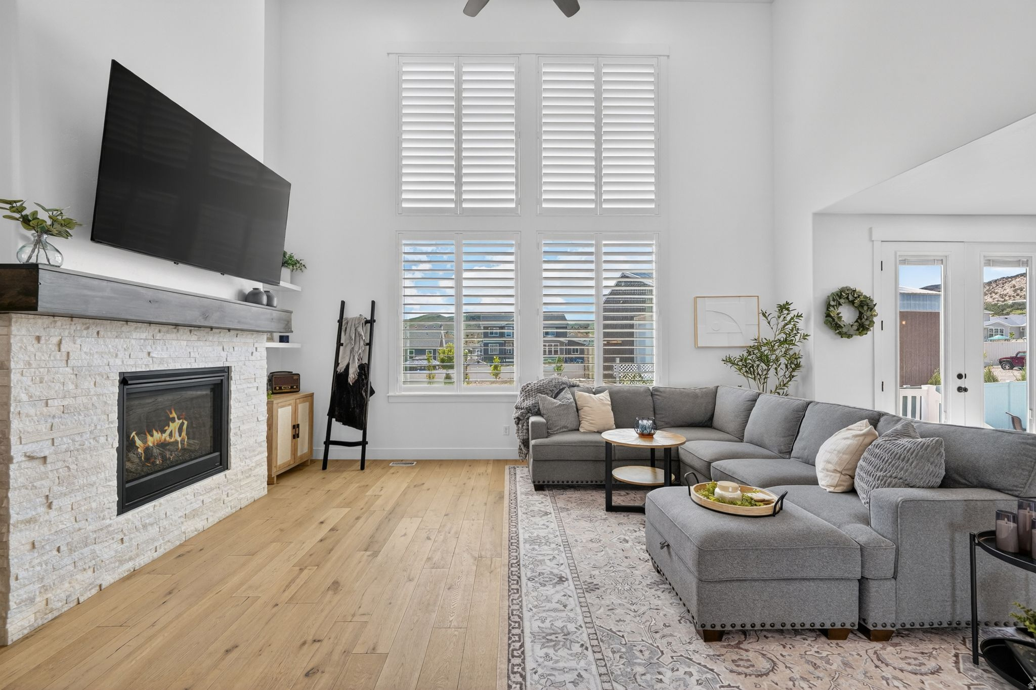 MUSTANG MEADOWS - Residential