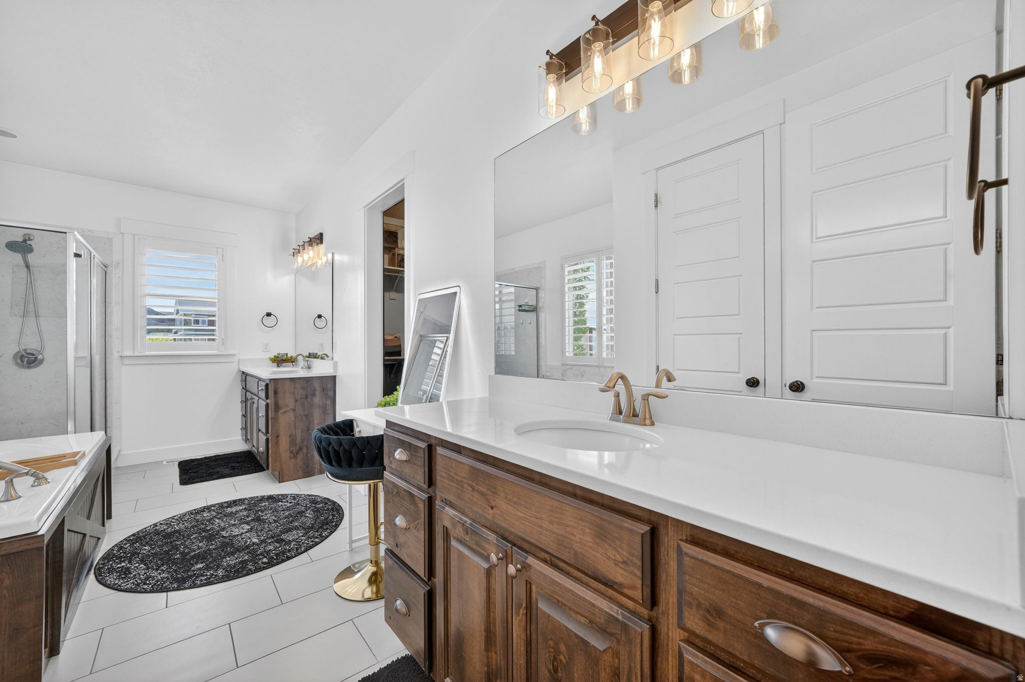 MUSTANG MEADOWS - Residential