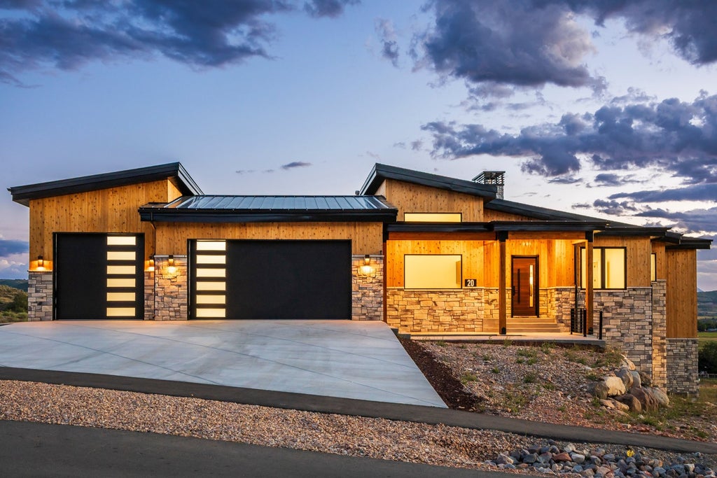 Photo of 872 HIGH COUNTRY LN #20, Francis, UT 84036 (MLS # 2181332)