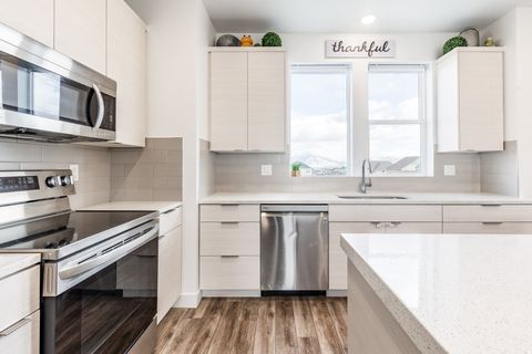 Tiny photo for 11661 S SKYWARD RD W, South Jordan, UT 84009 (MLS # 2139074)