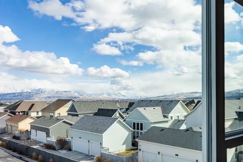 Tiny photo for 11661 S SKYWARD RD W, South Jordan, UT 84009 (MLS # 2139074)