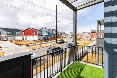 Tiny photo for 11661 S SKYWARD RD W, South Jordan, UT 84009 (MLS # 2139074)