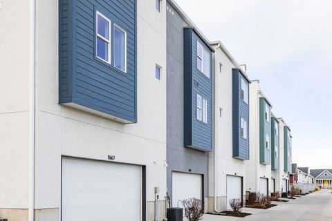 Tiny photo for 11661 S SKYWARD RD W, South Jordan, UT 84009 (MLS # 2139074)