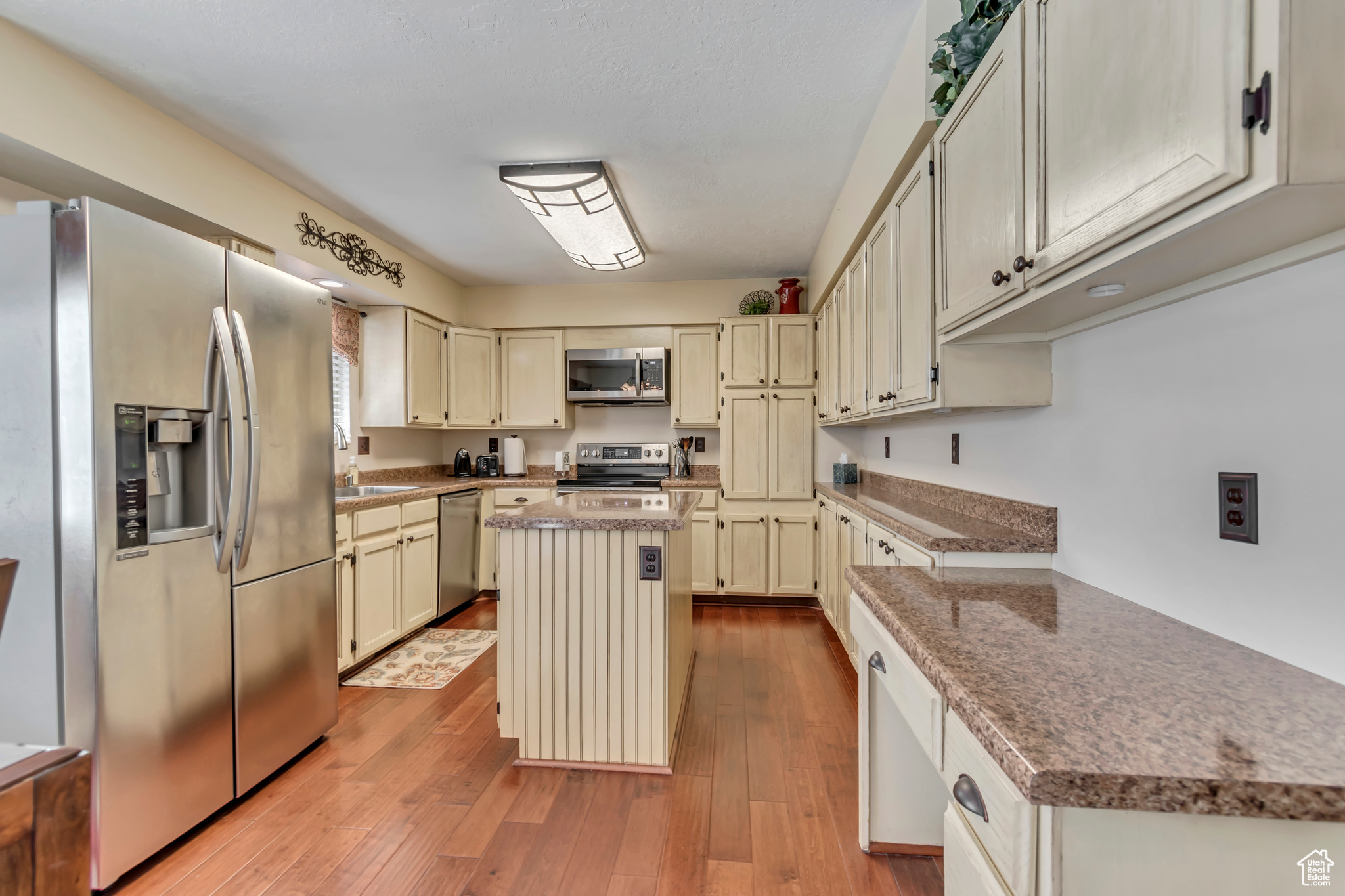 9156 S Chickadee Cir, Sandy, Utah image 6