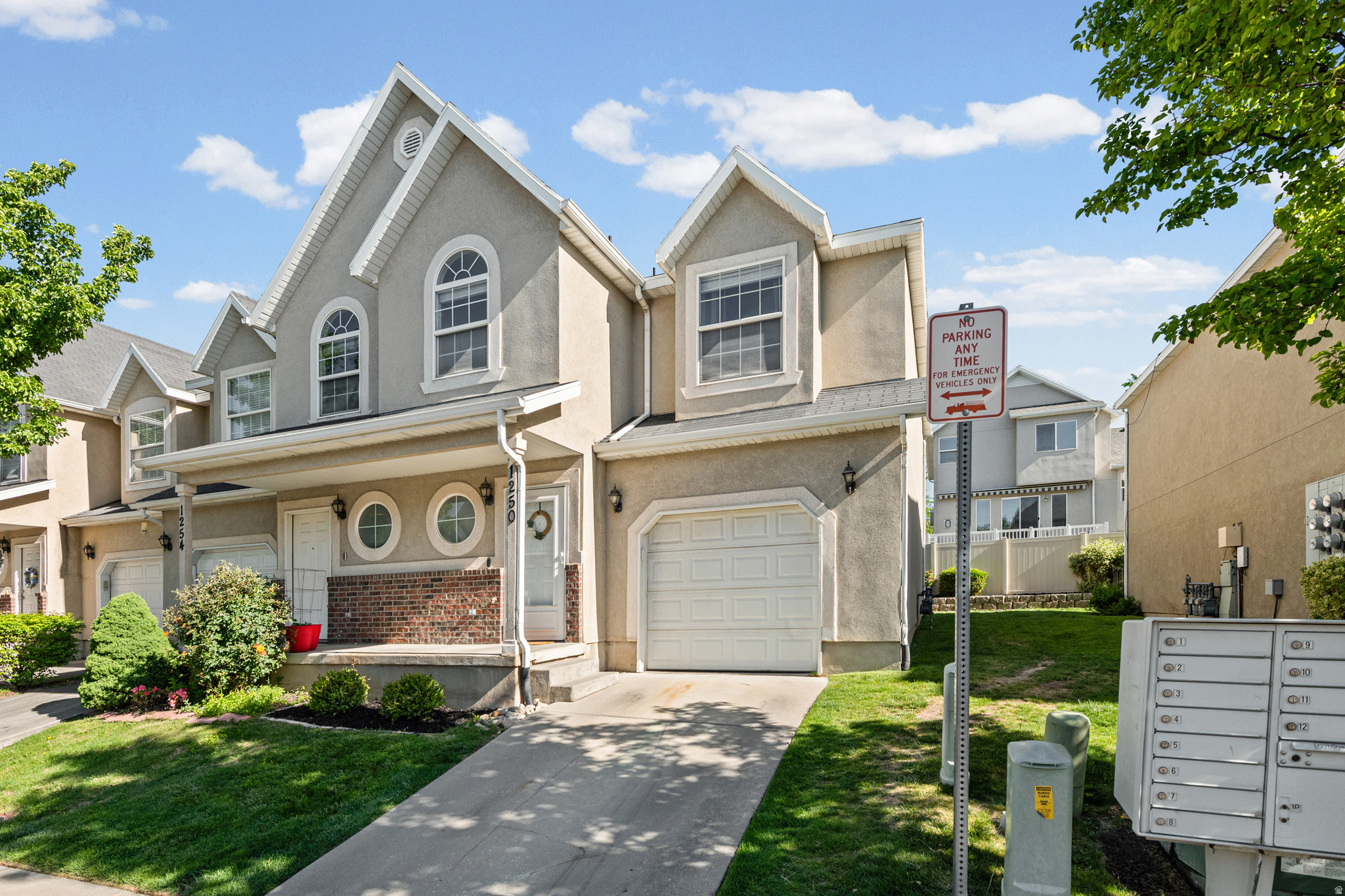 COUNTRY LANE - Residential