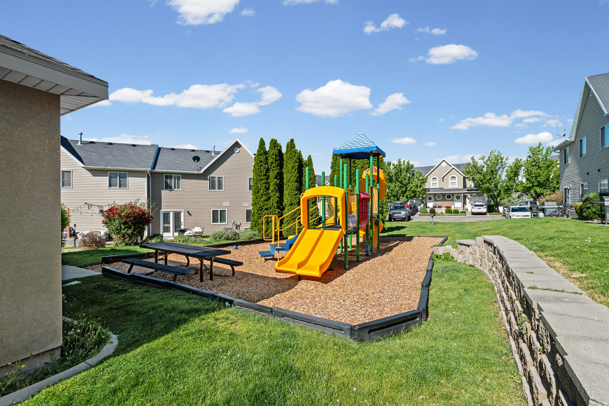 COUNTRY LANE - Residential