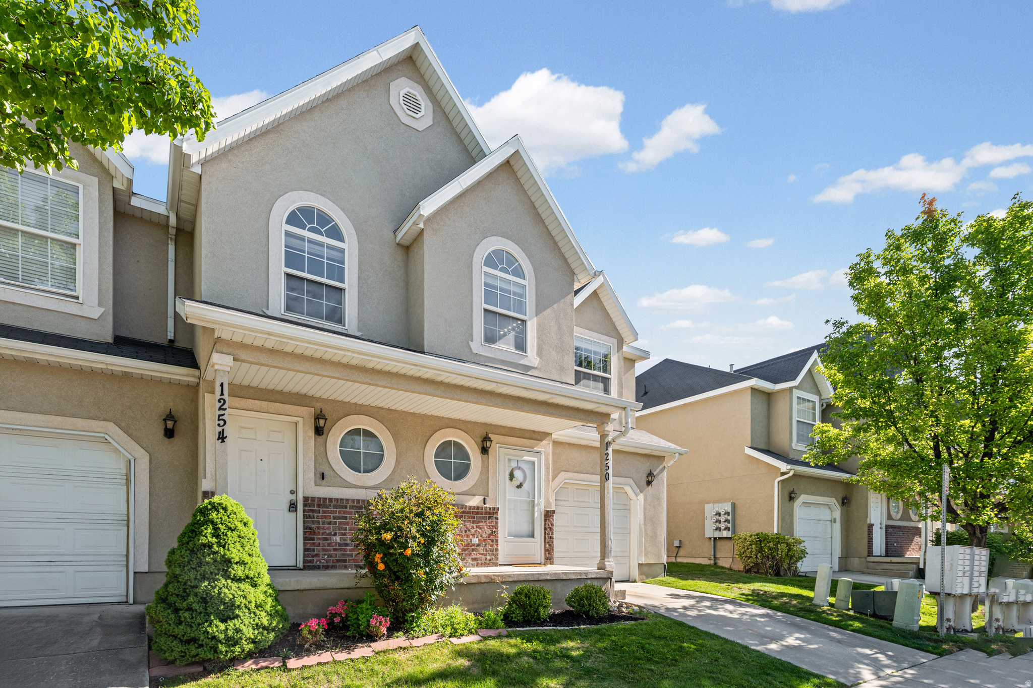 COUNTRY LANE - Residential