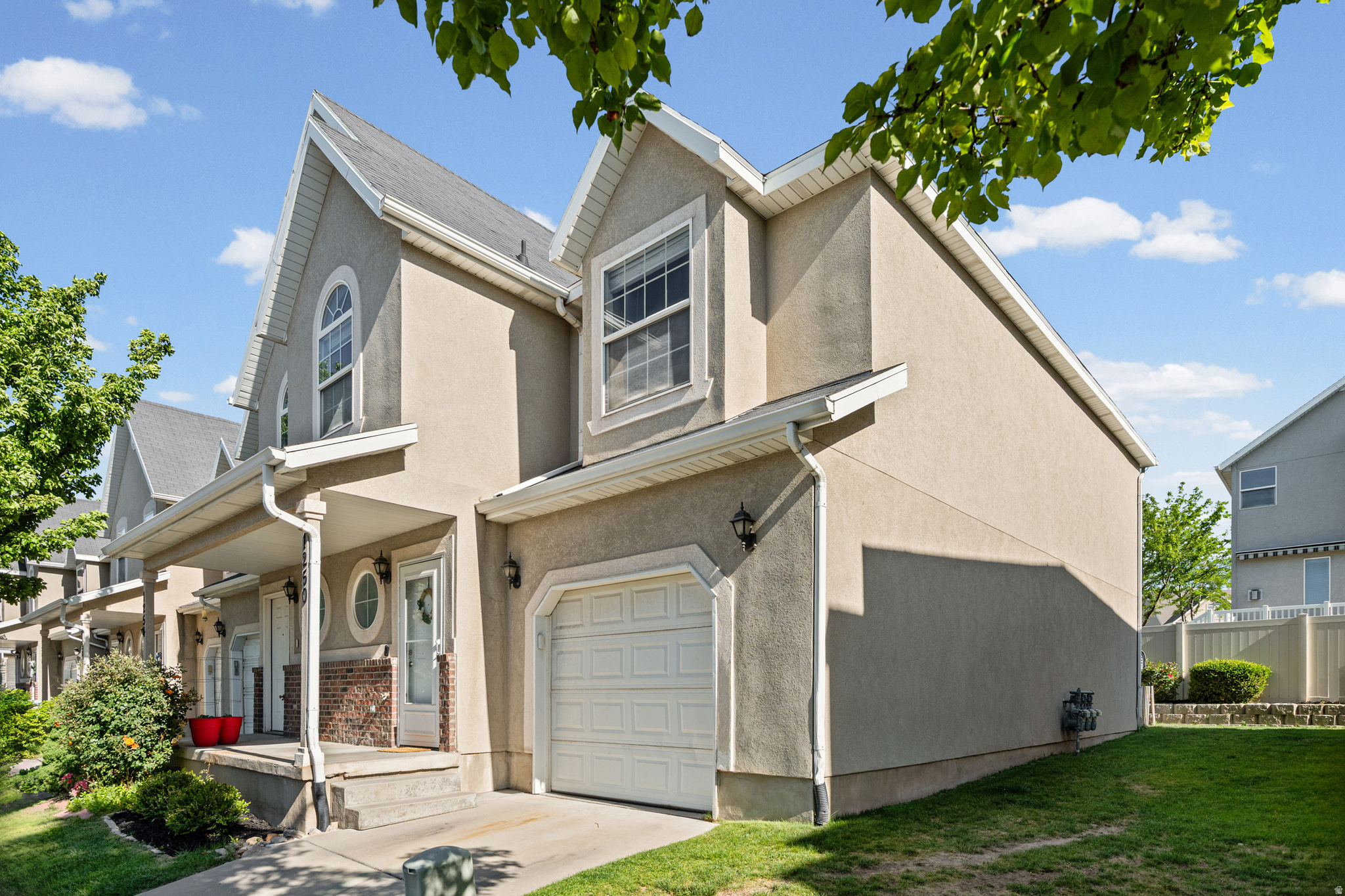 COUNTRY LANE - Residential