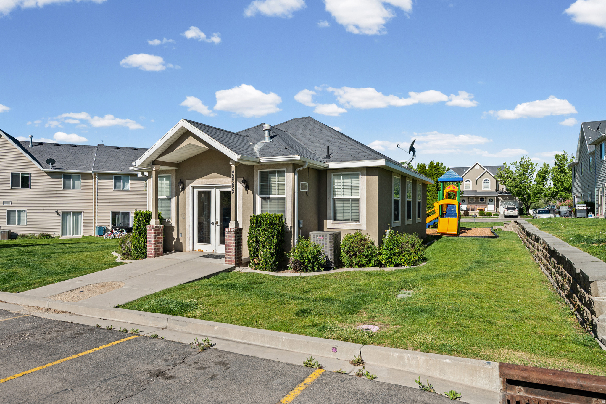 COUNTRY LANE - Residential