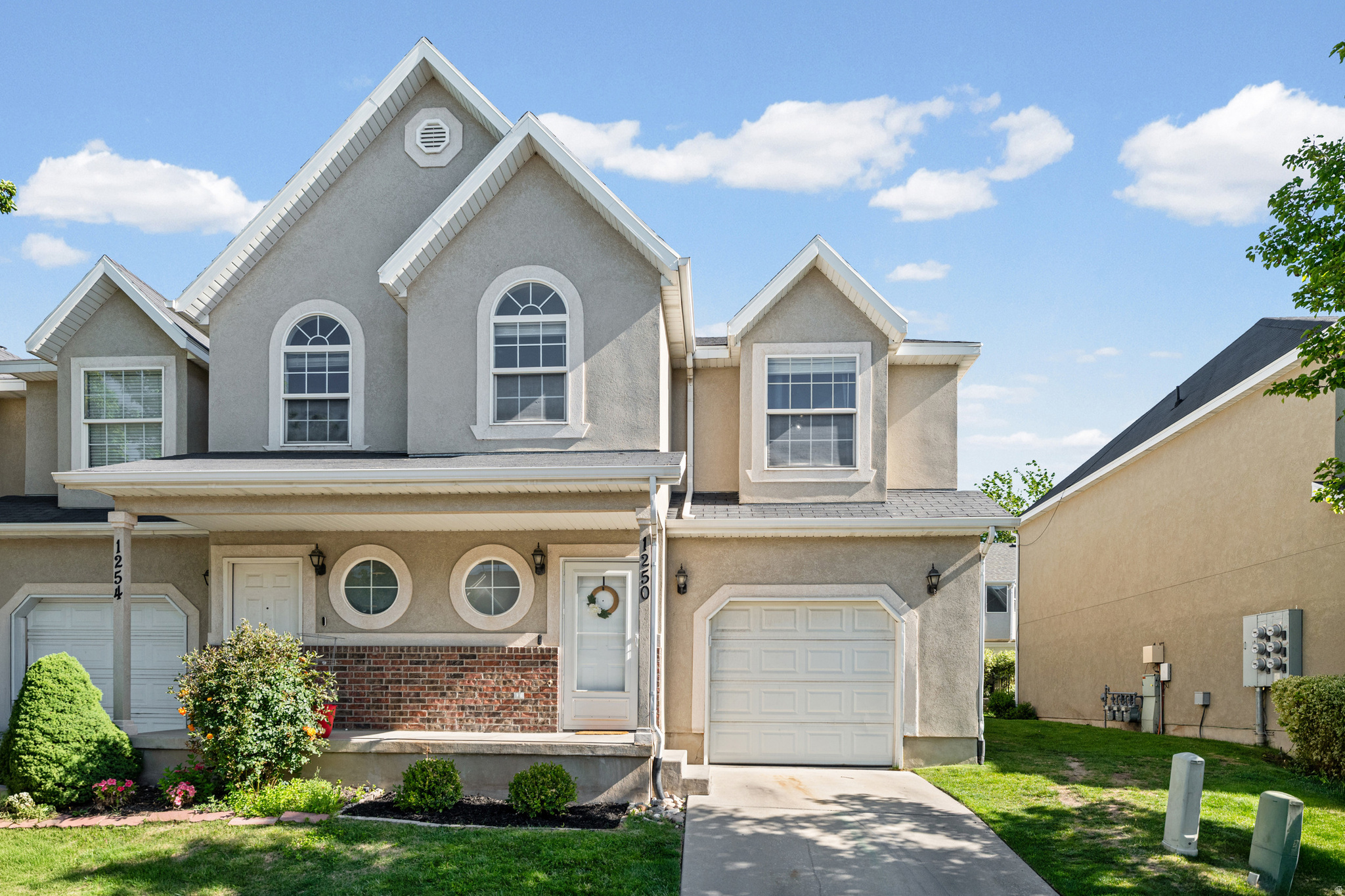 COUNTRY LANE - Residential