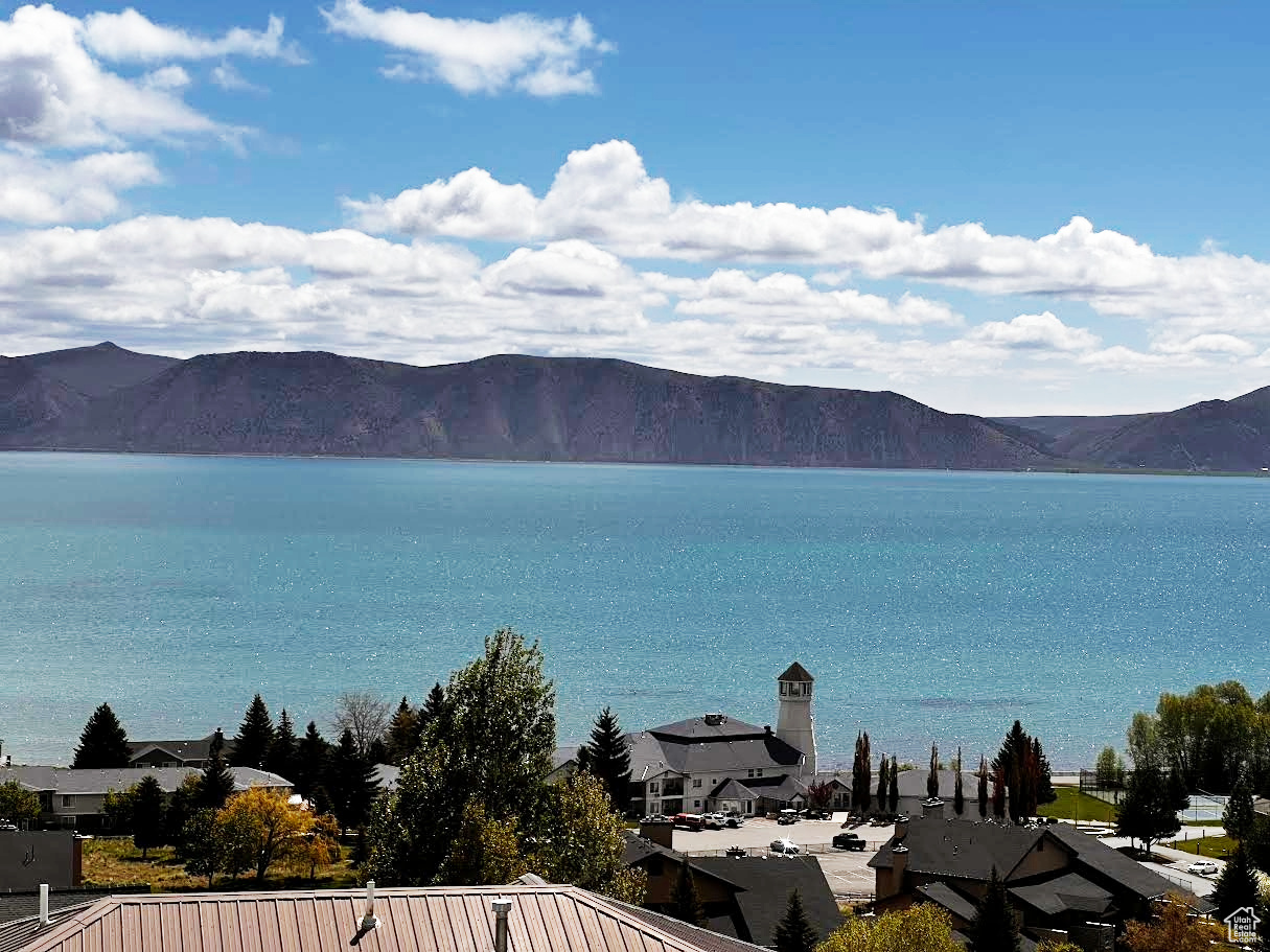 HARBOR VILLAGE - Residential