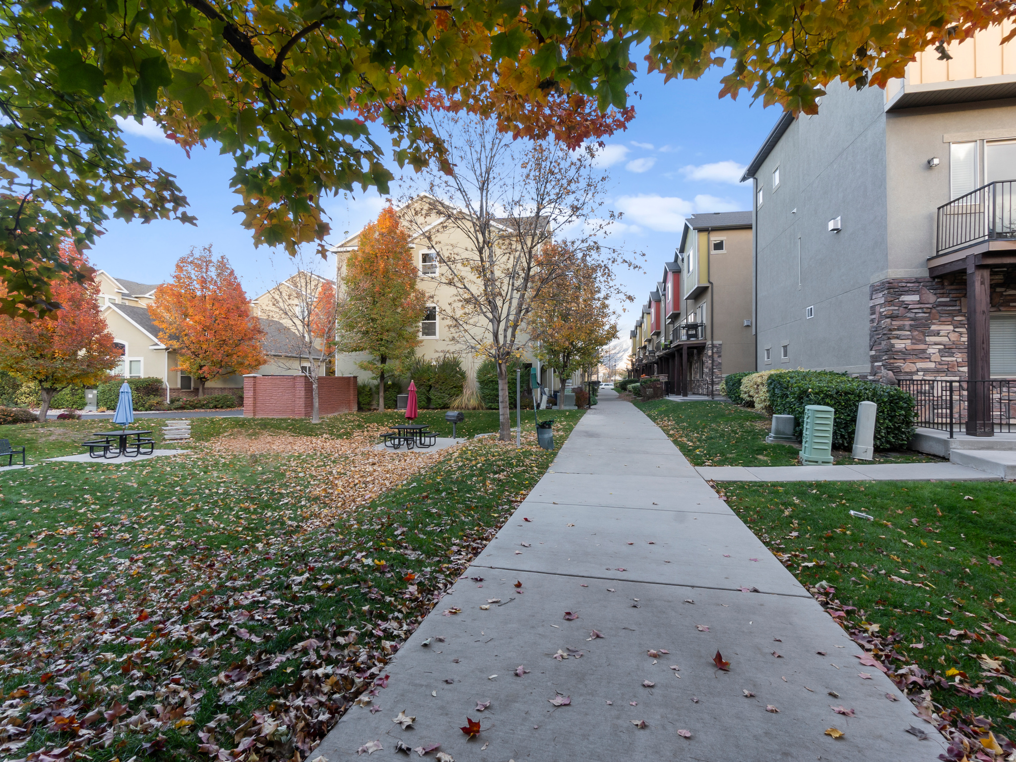 PLYMOUTH AVENUE TOWNHOMES PHASE 5 - Residential