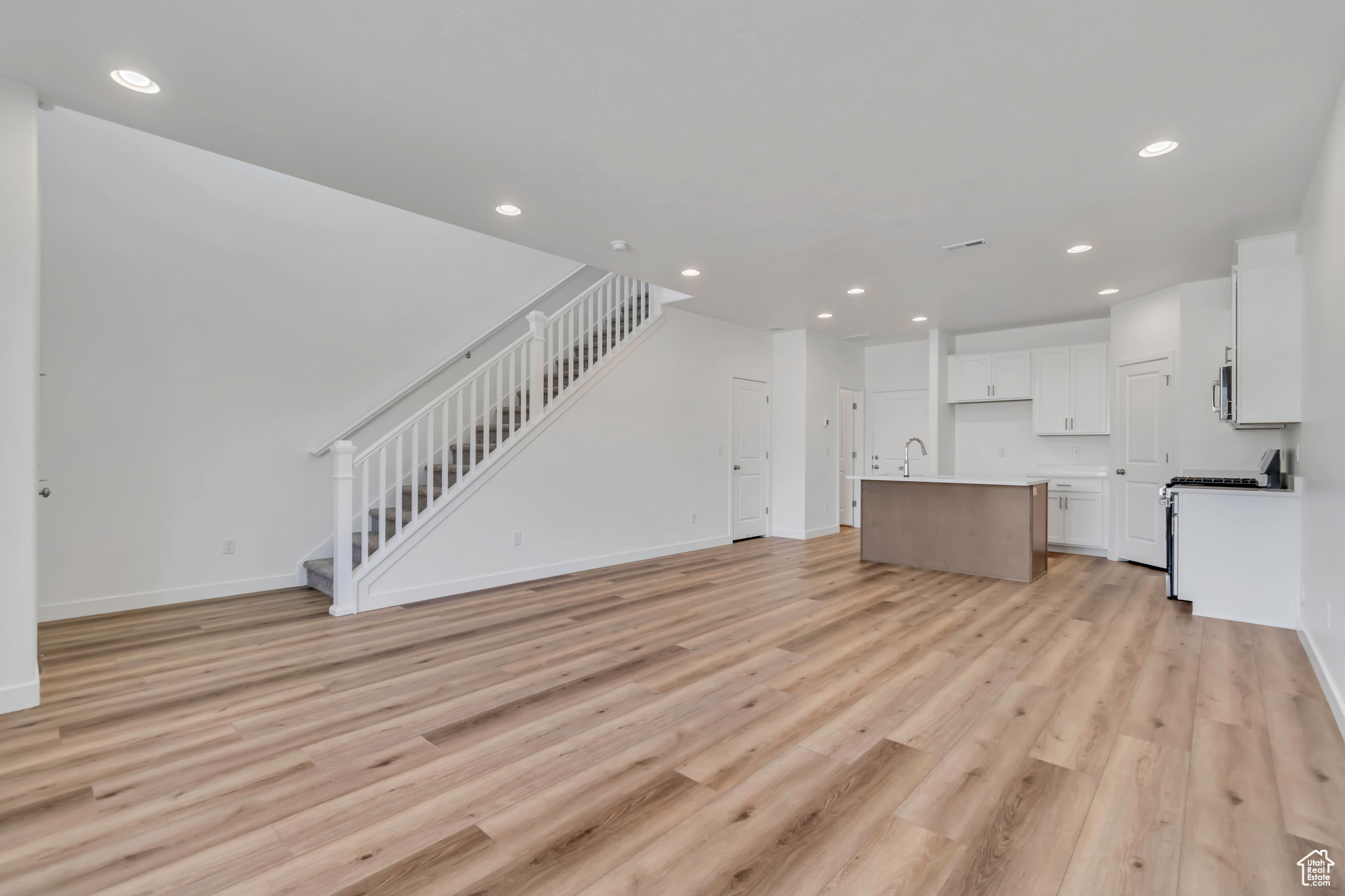 MEADOWBROOK - Residential