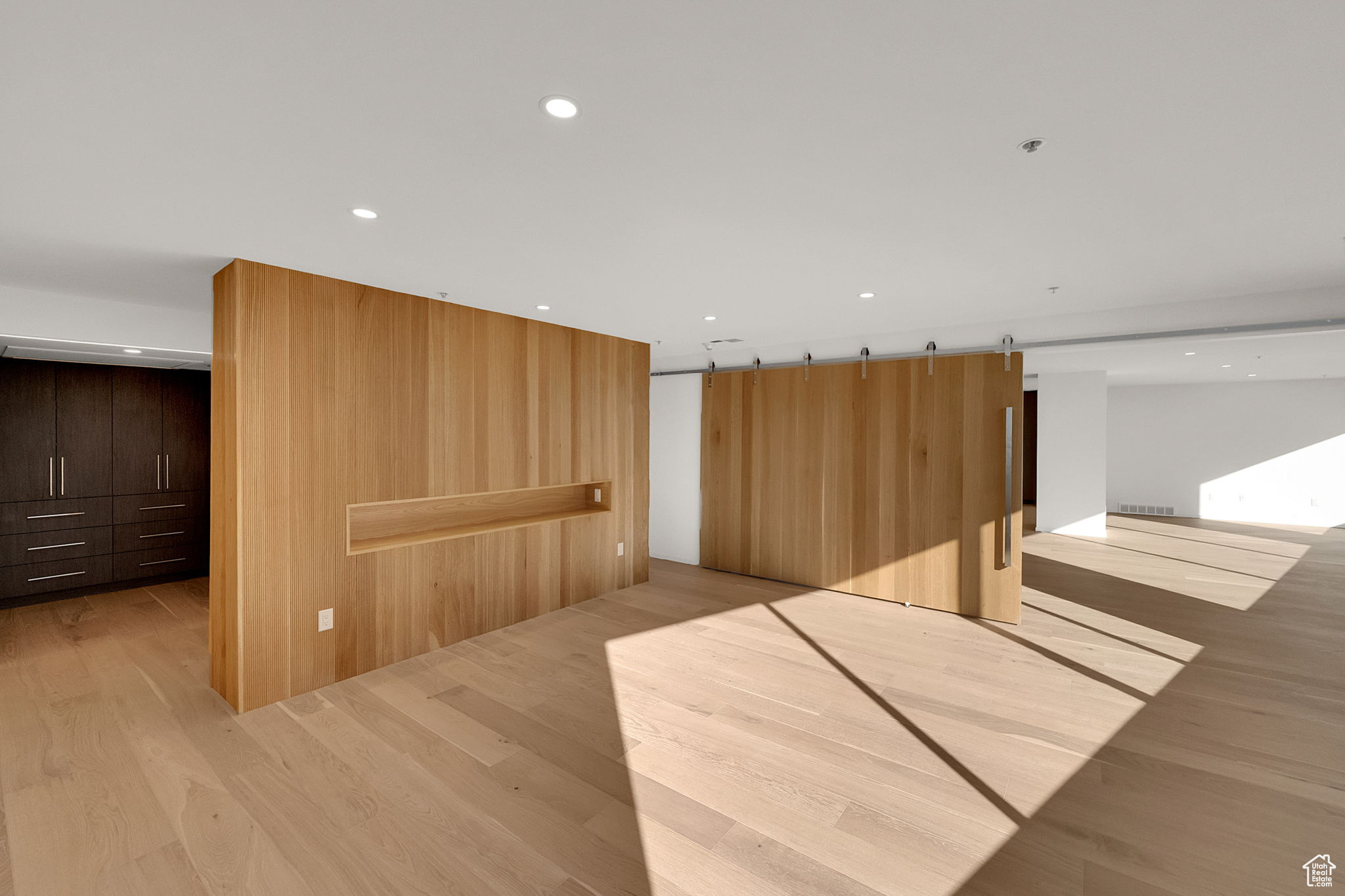 AMERICAN TOWERS - Residential