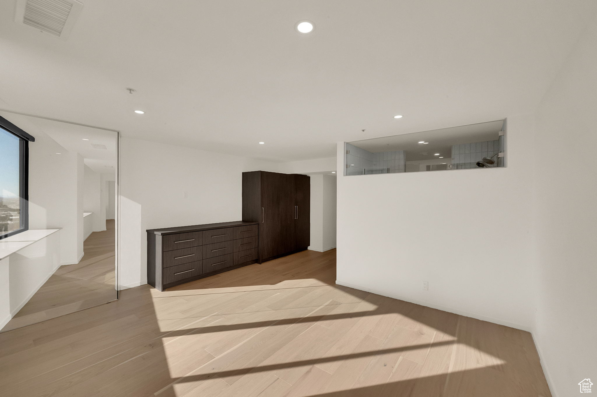 AMERICAN TOWERS - Residential