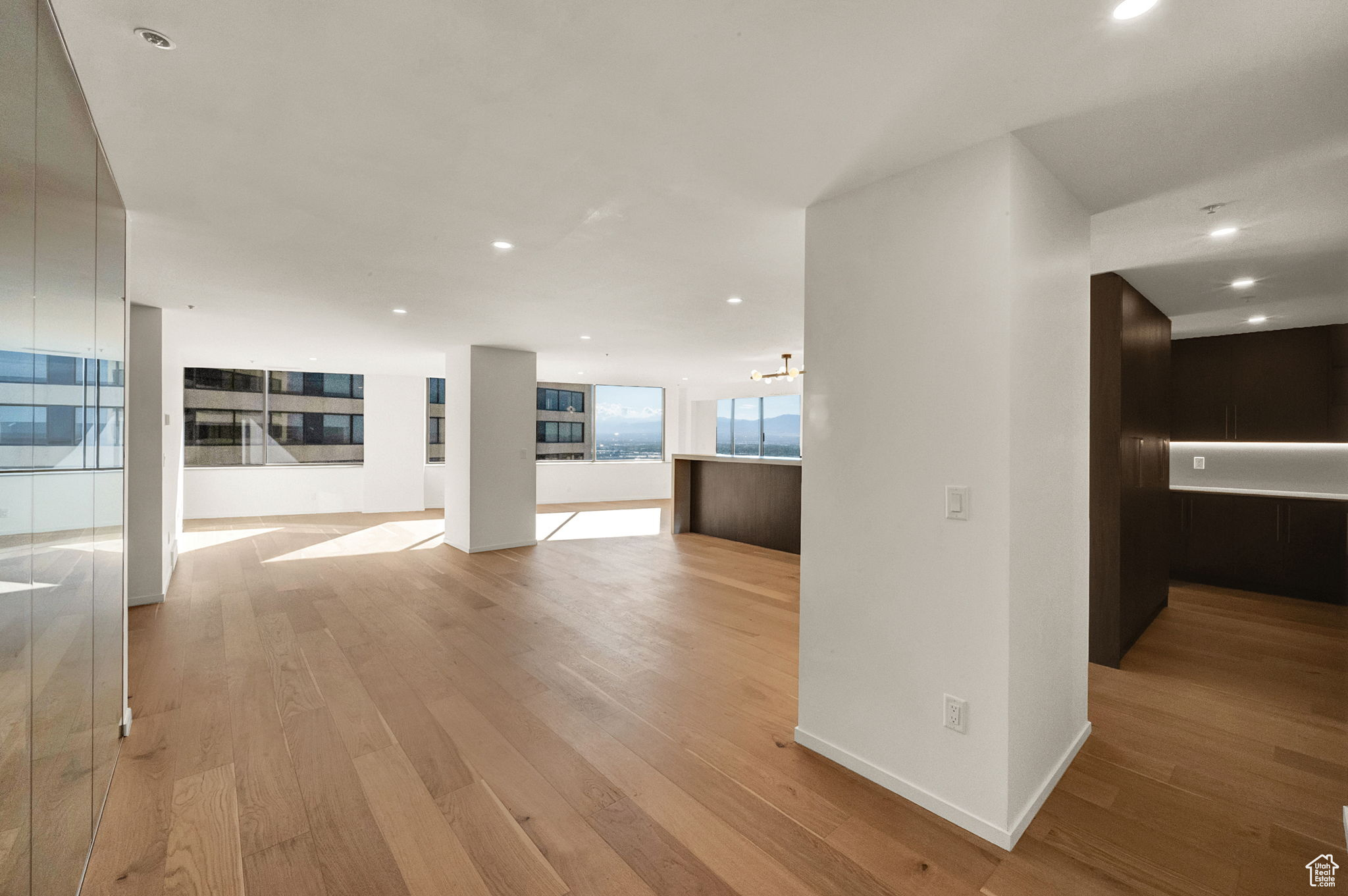 AMERICAN TOWERS - Residential