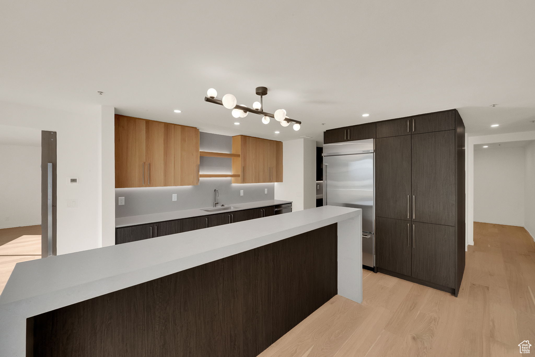 AMERICAN TOWERS - Residential