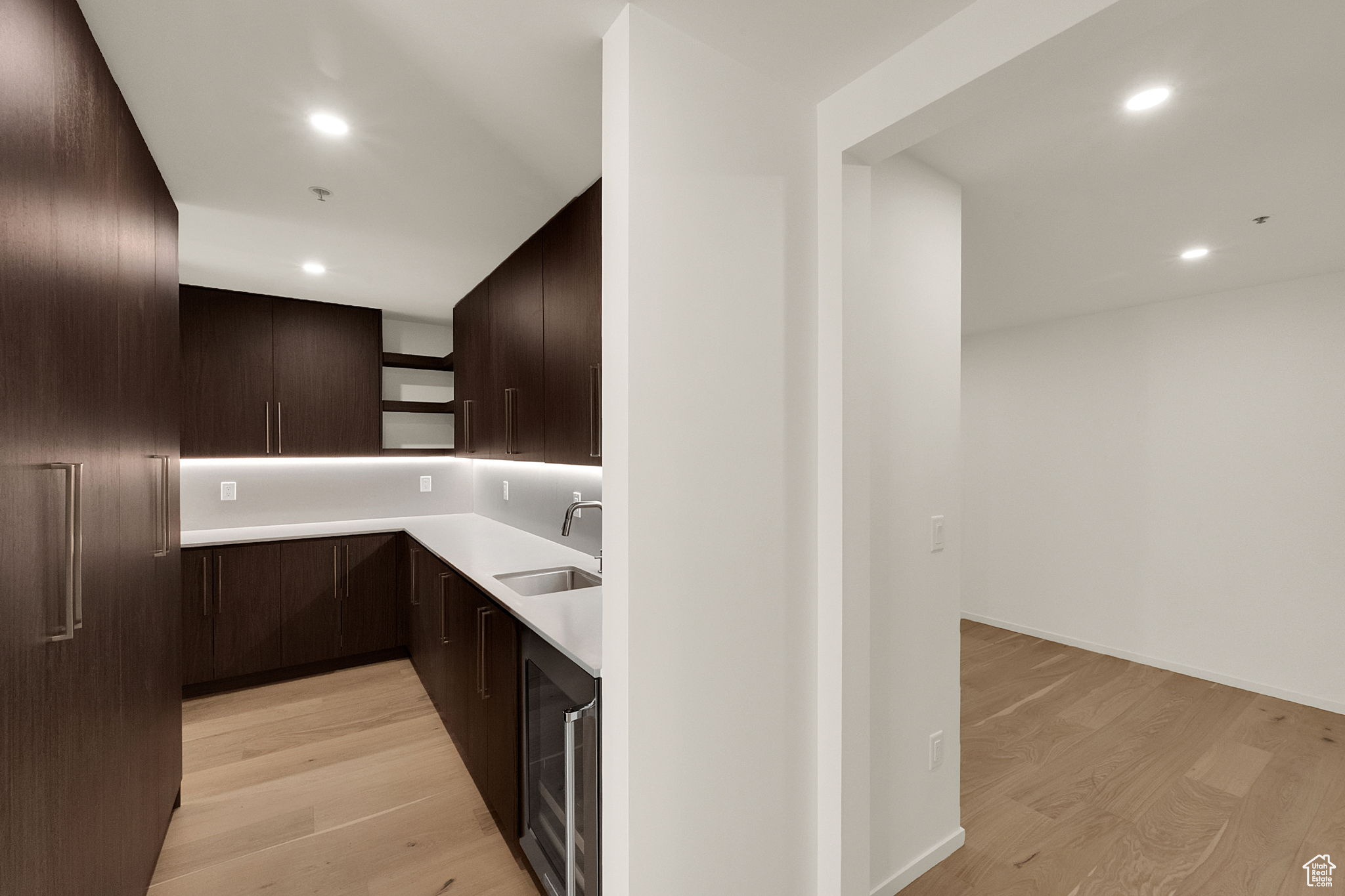 AMERICAN TOWERS - Residential