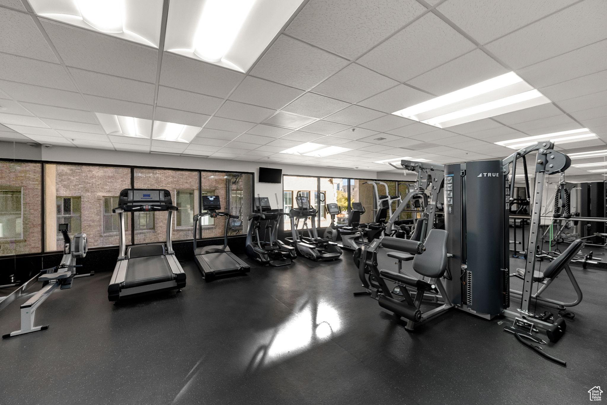 AMERICAN TOWERS - Residential