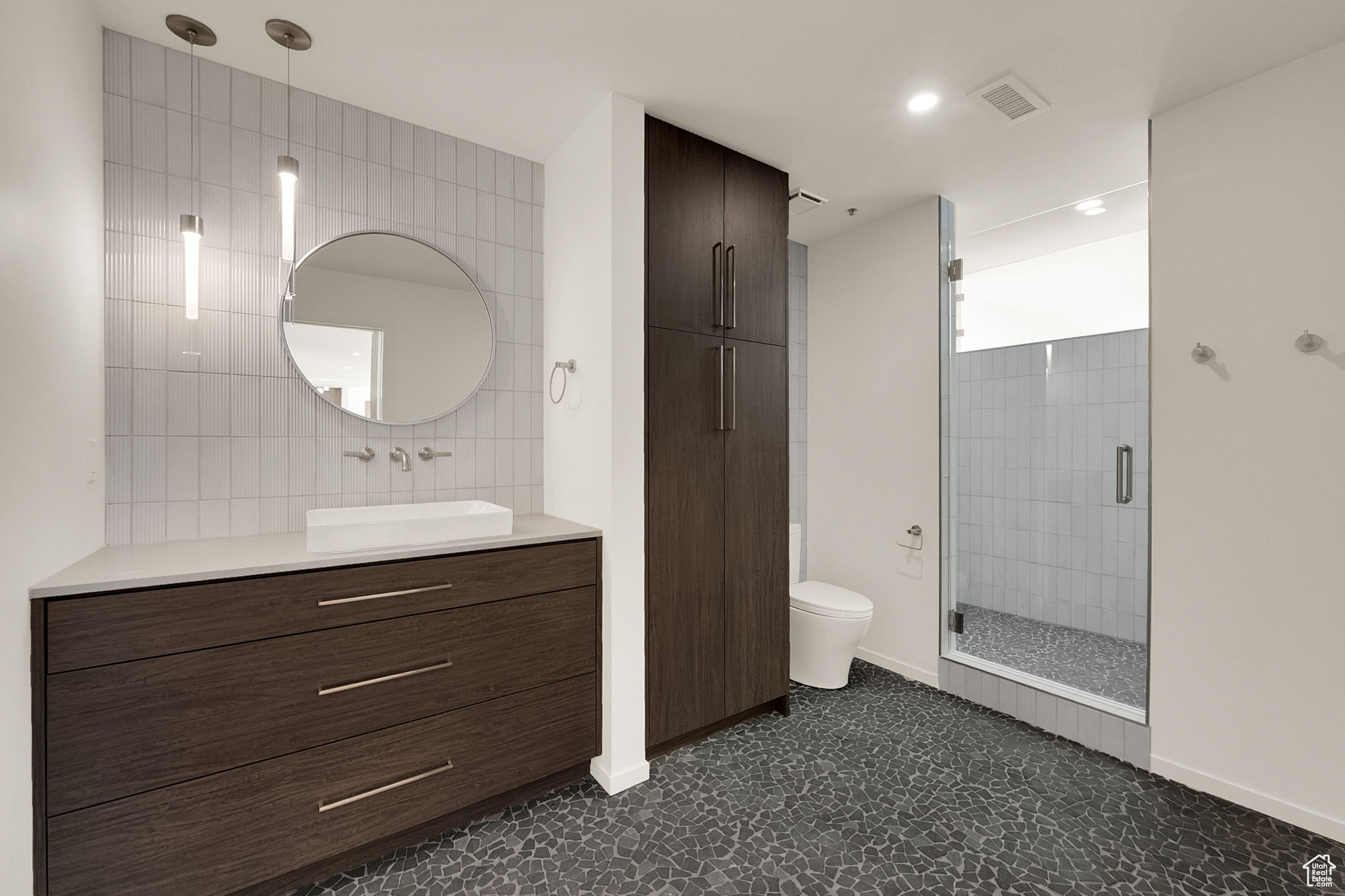 AMERICAN TOWERS - Residential