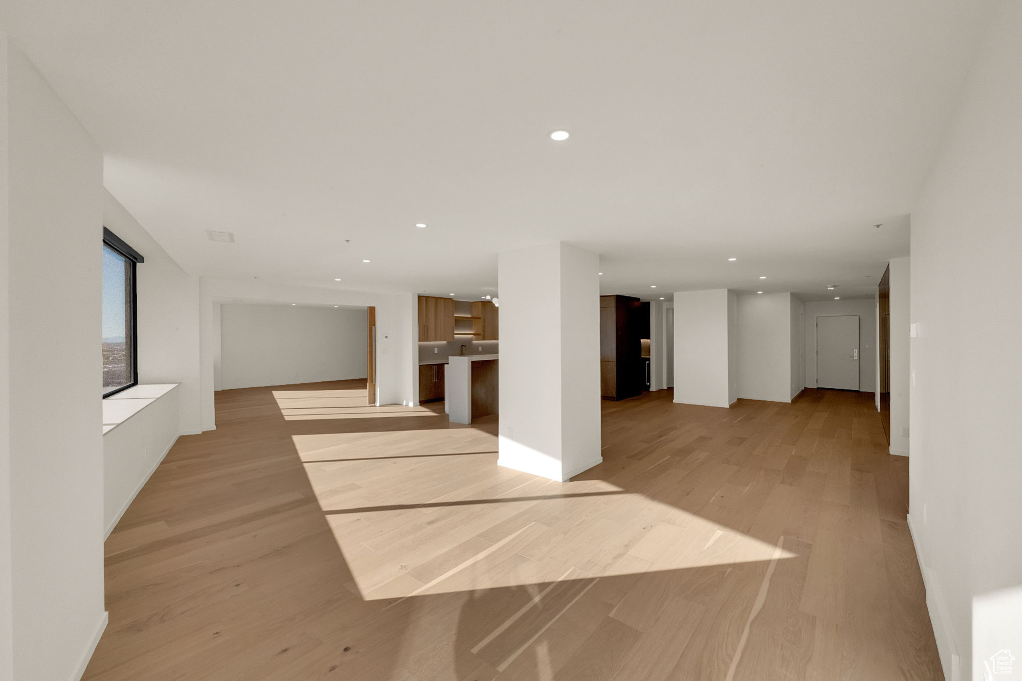 AMERICAN TOWERS - Residential