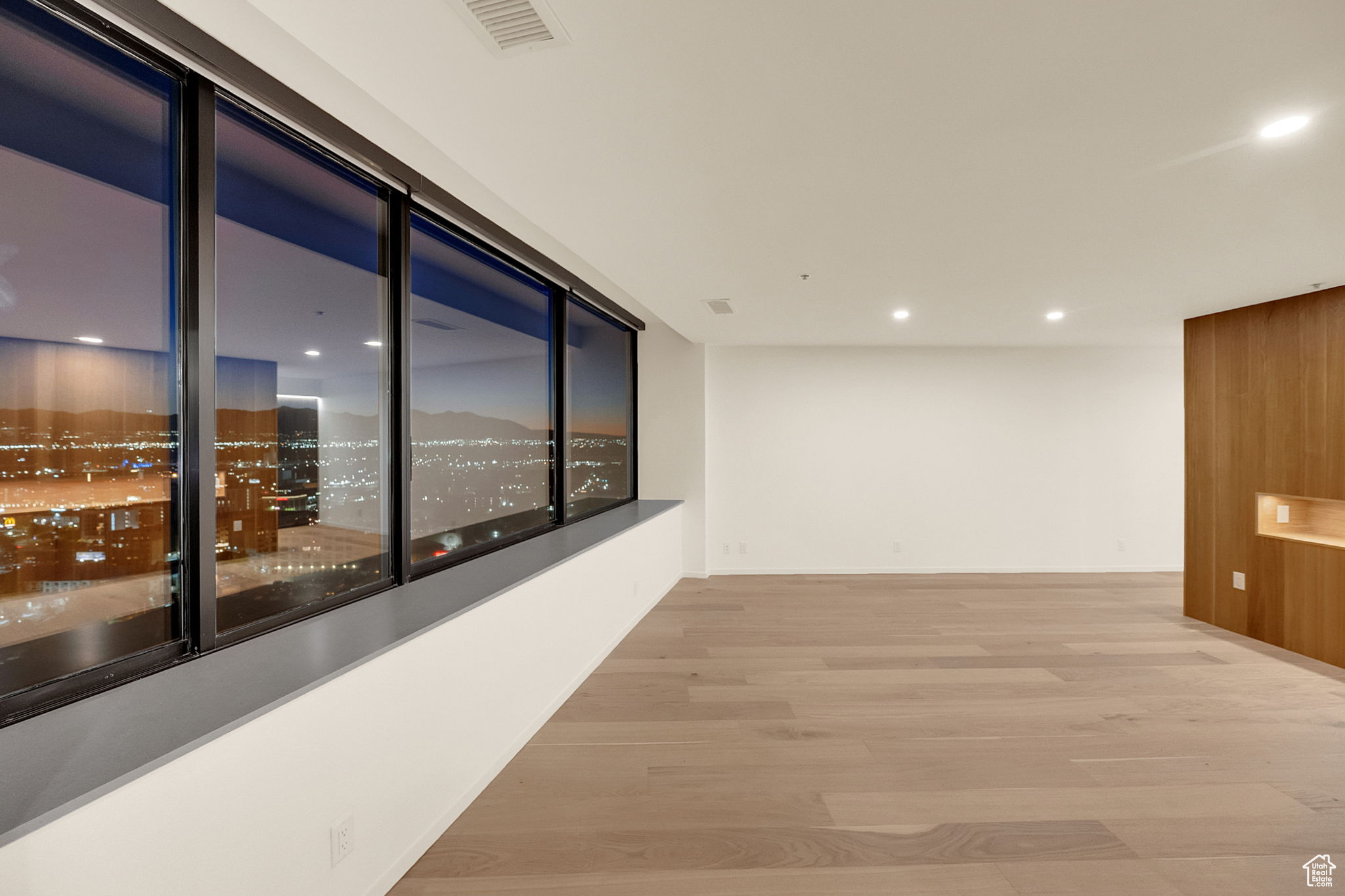 AMERICAN TOWERS - Residential