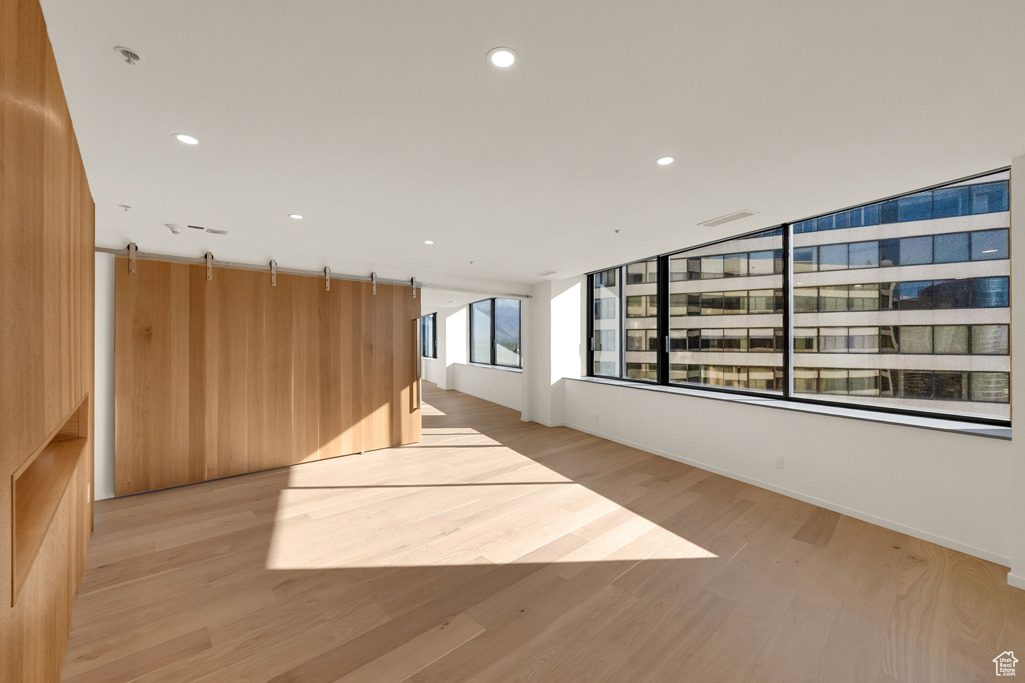 AMERICAN TOWERS - Residential