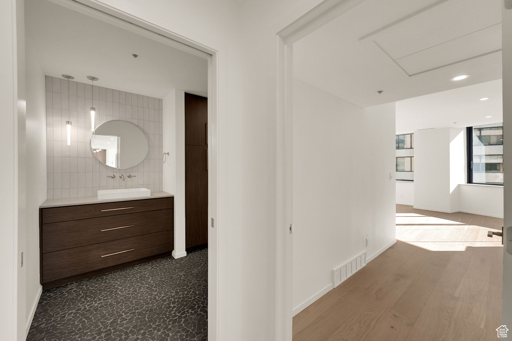 AMERICAN TOWERS - Residential