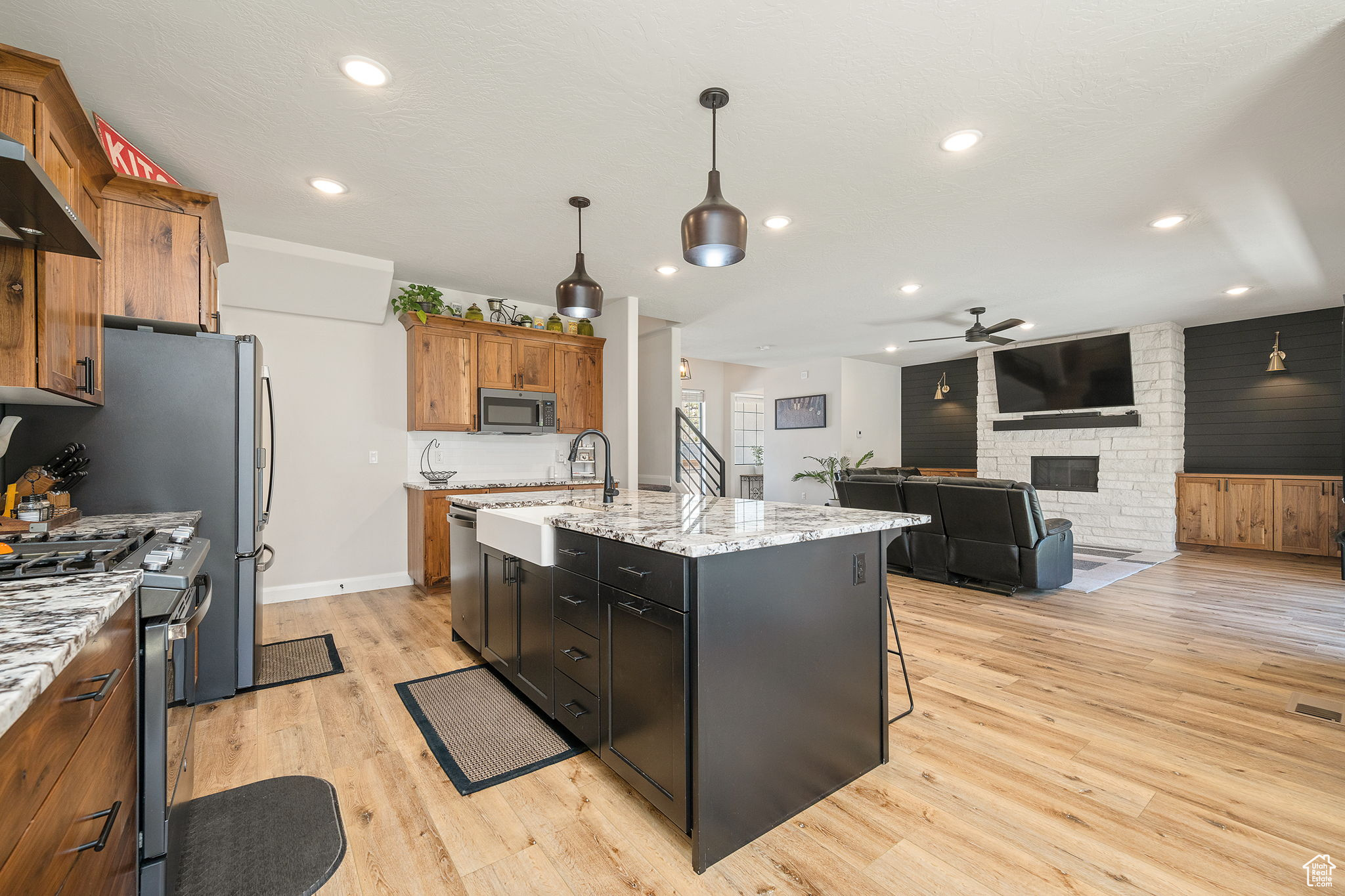 SUNSET CANYON ESTATES - Residential