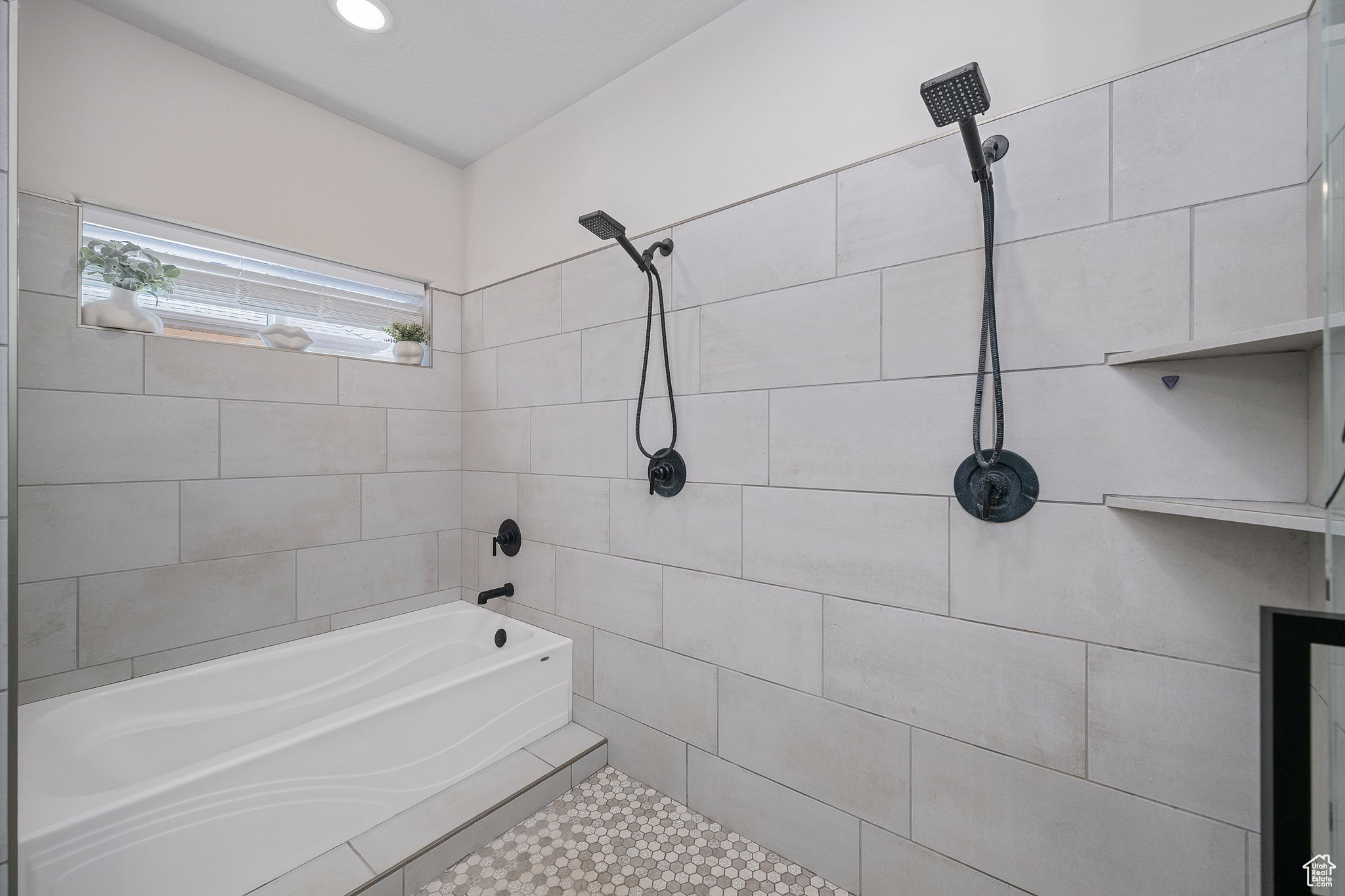 SUNSET CANYON ESTATES - Residential