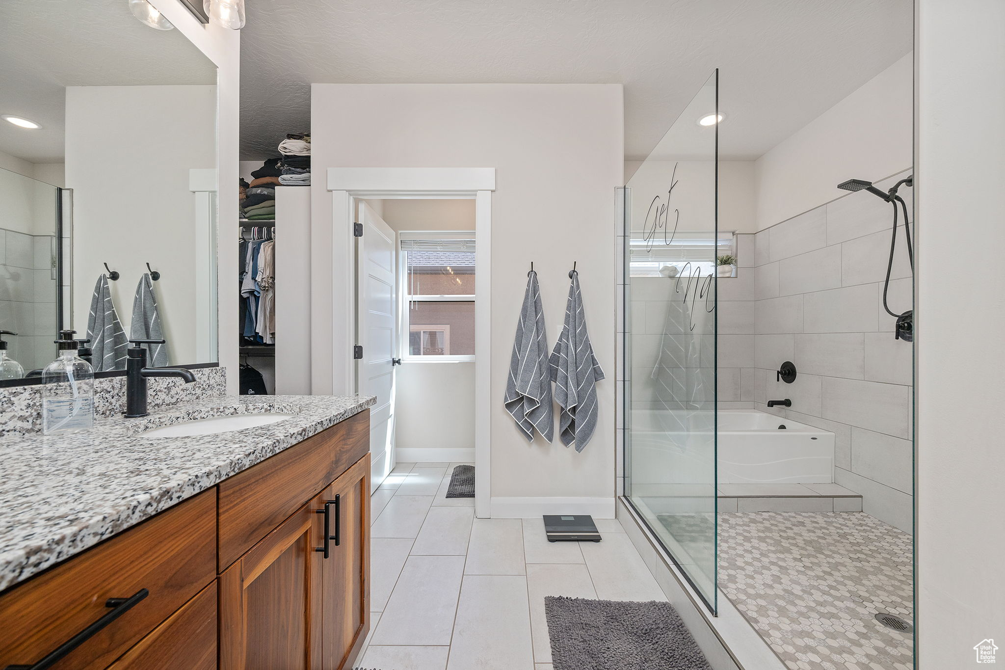 SUNSET CANYON ESTATES - Residential