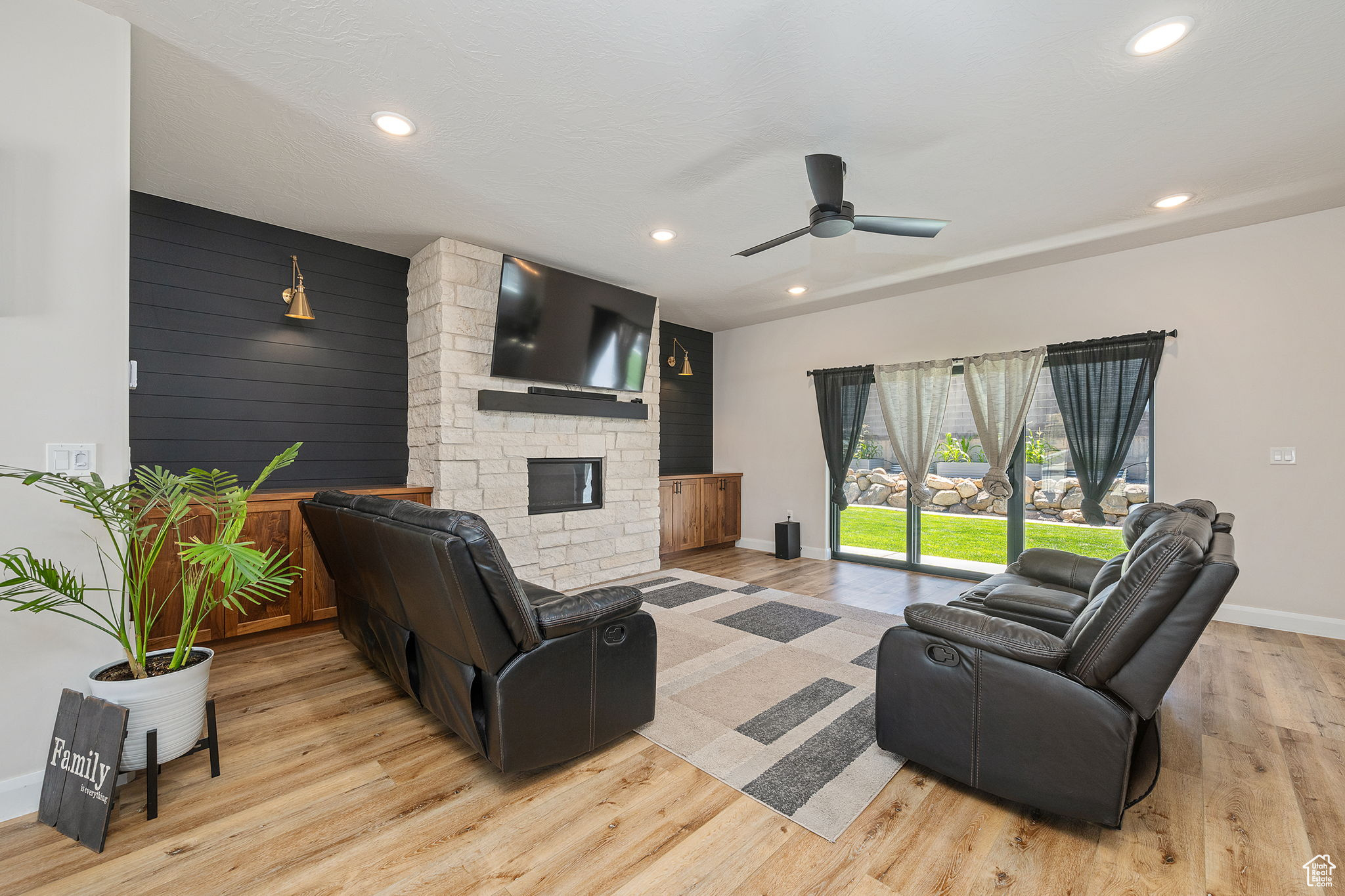 SUNSET CANYON ESTATES - Residential