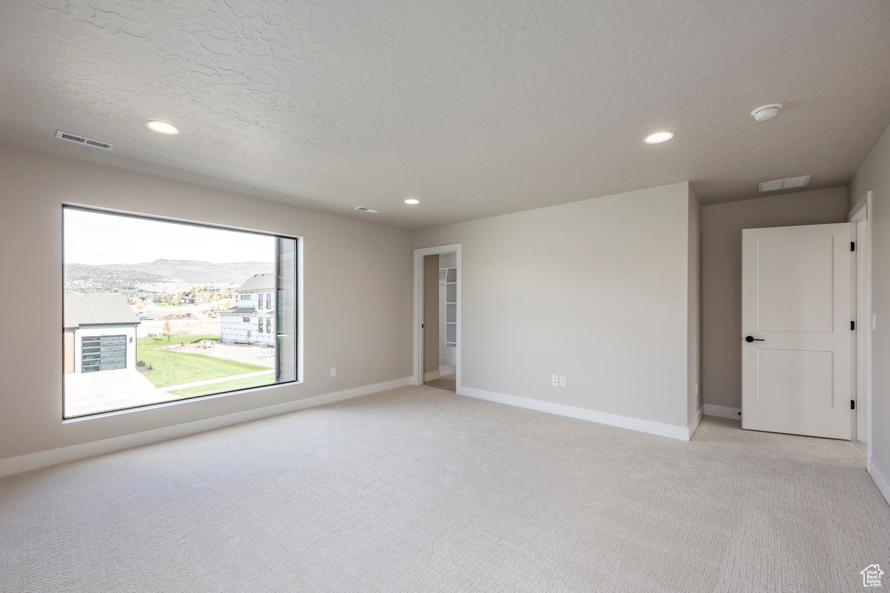 THE CROSSING - Residential