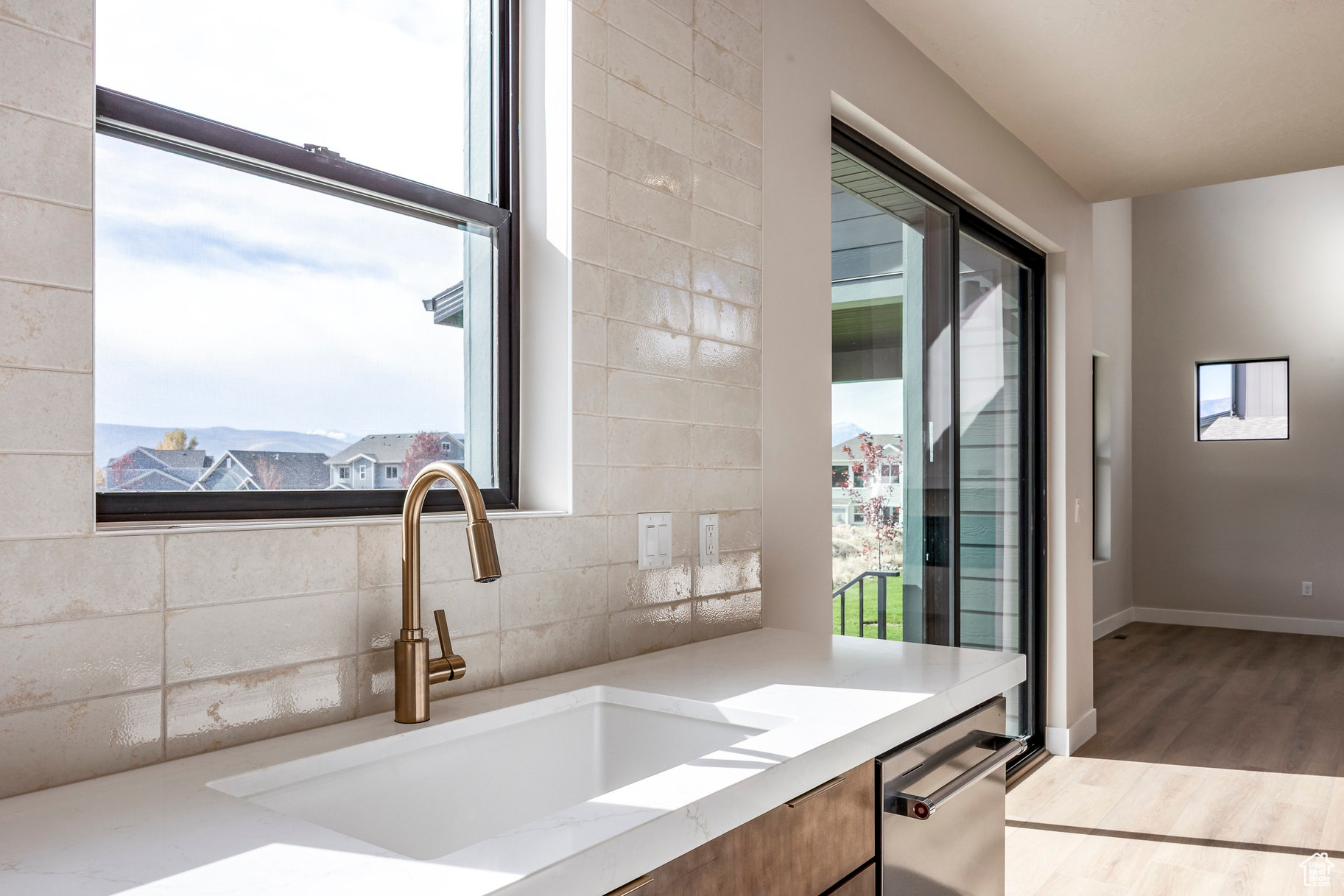 THE CROSSING - Residential