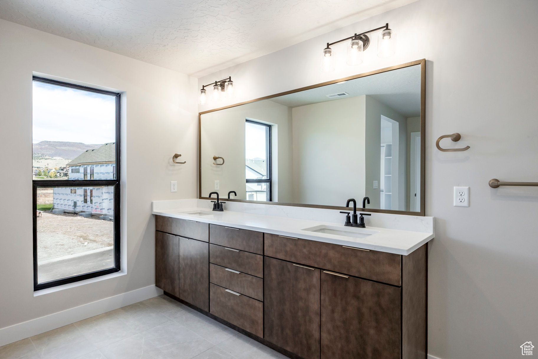 THE CROSSING - Residential