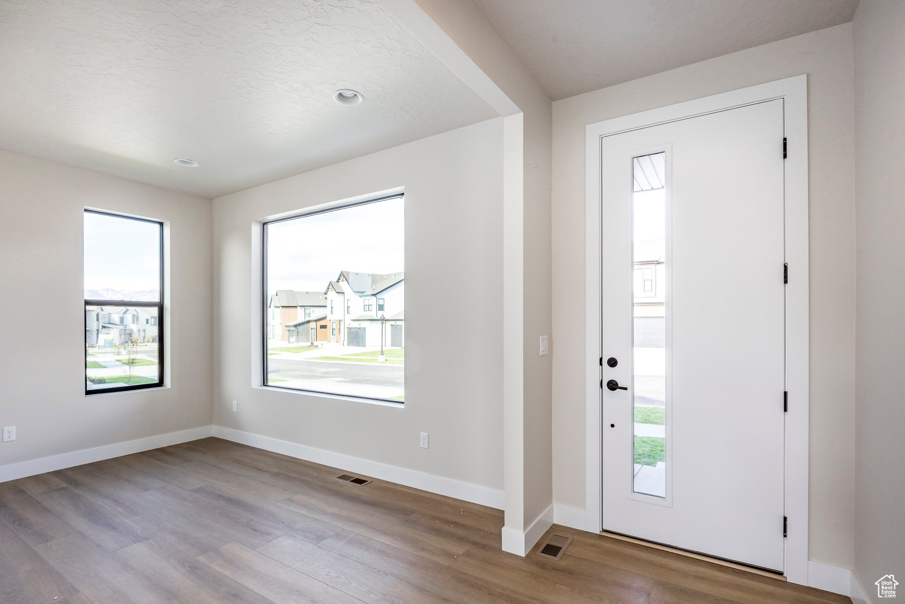 THE CROSSING - Residential